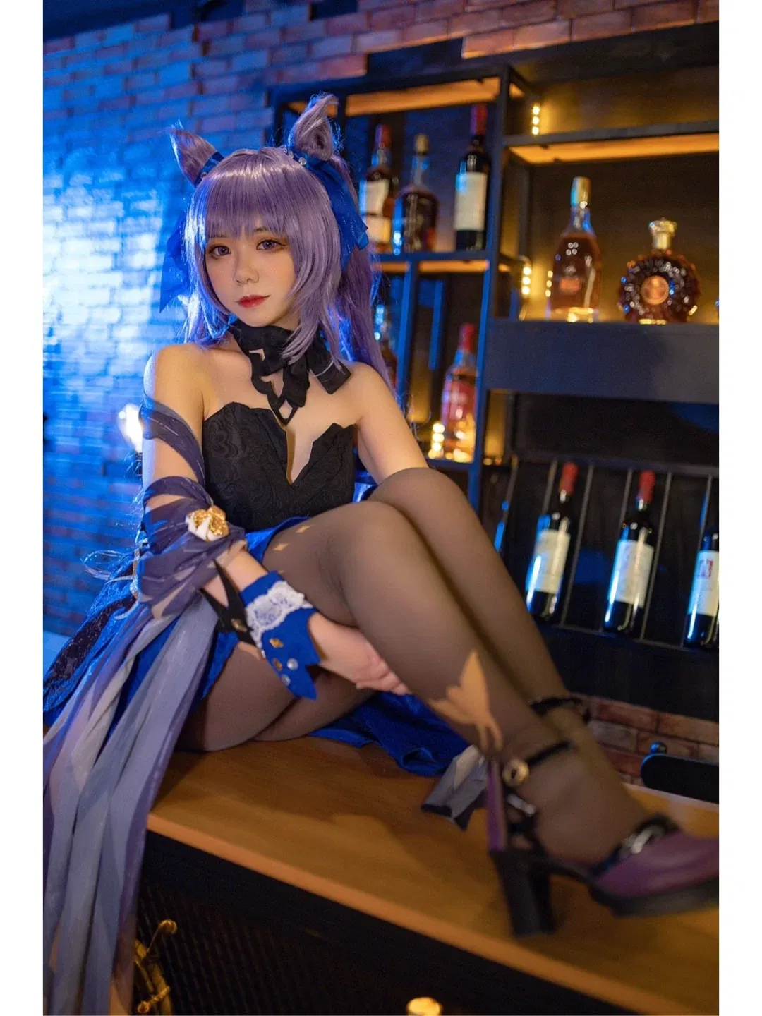 【刻晴cos】原神刻晴化身霓裾翩躚的酒吧微醺夜 - 第 3 張