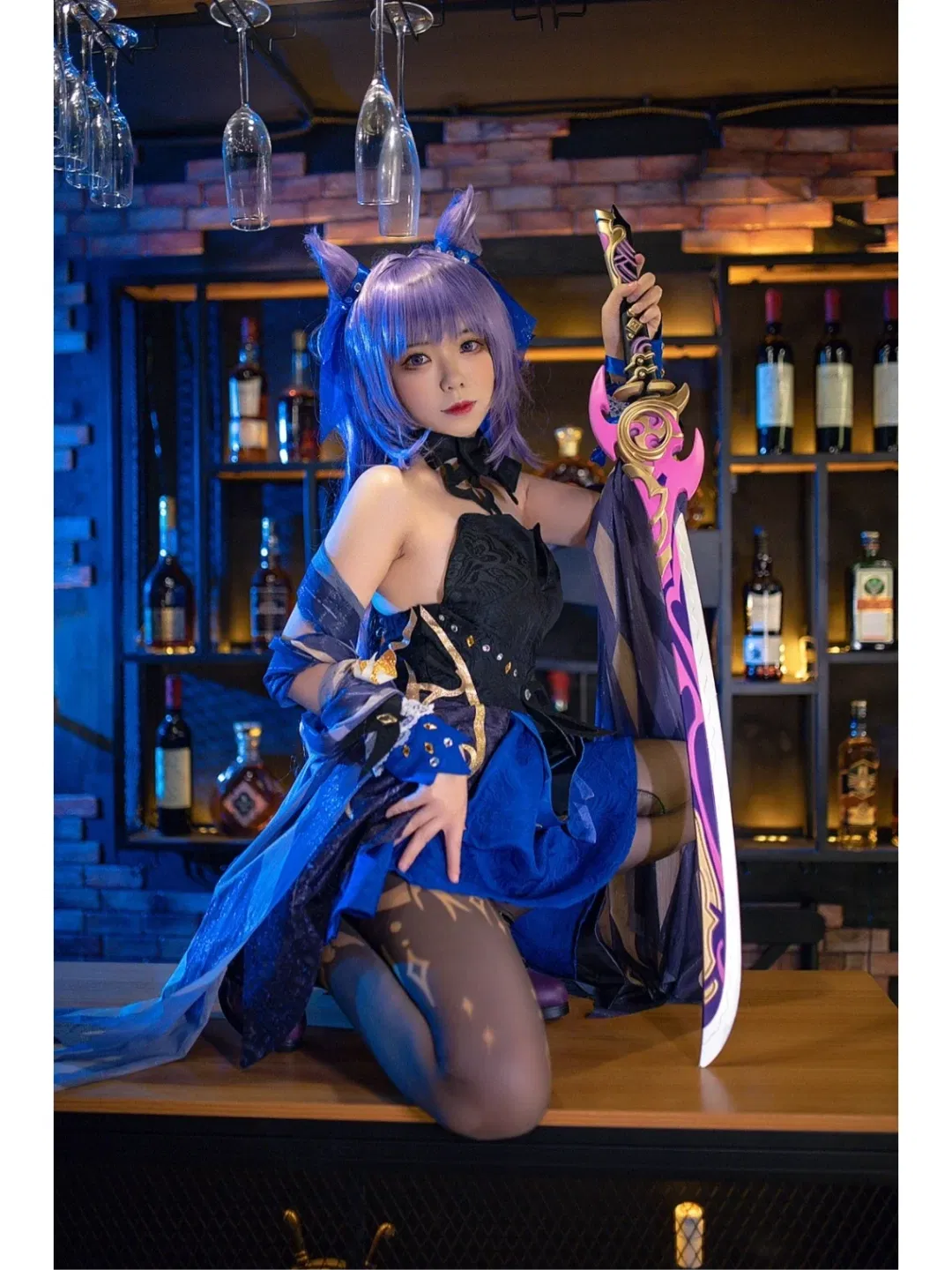 【刻晴cos】原神刻晴化身霓裾翩躚的酒吧微醺夜 - 第 4 張