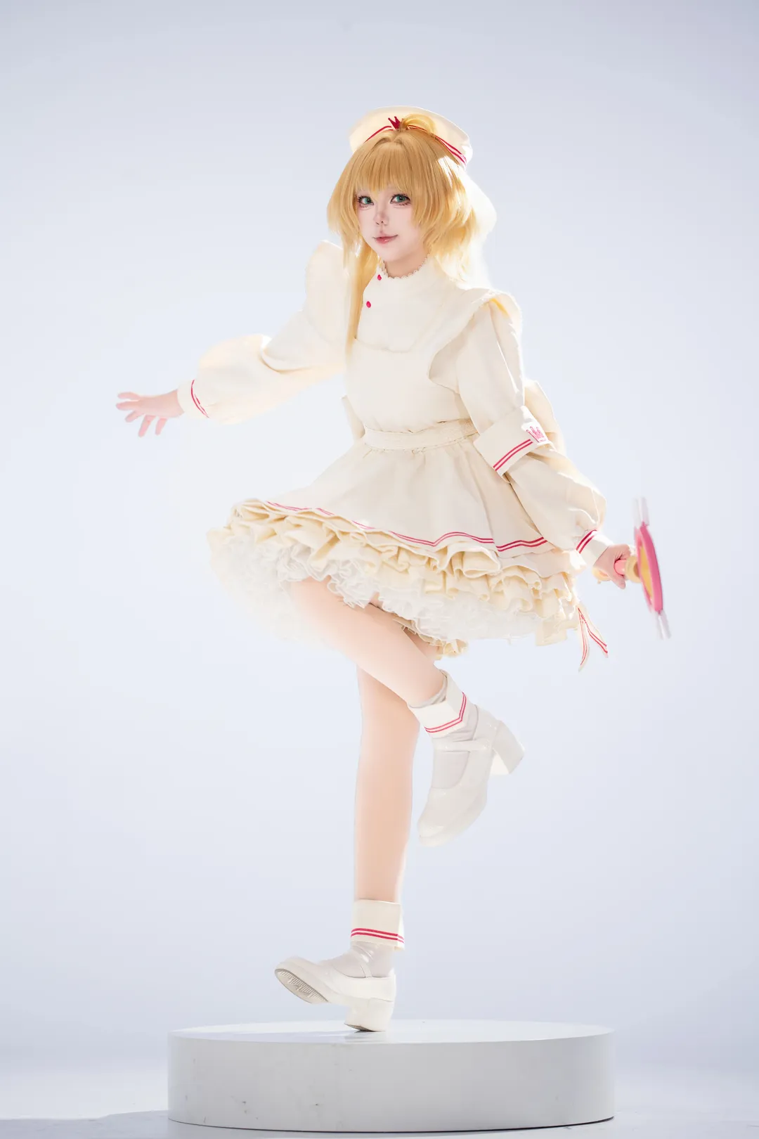 【小樱cos】护士服拿魔杖拍蹦蹦跳跳真的绝了 - 第 6 张