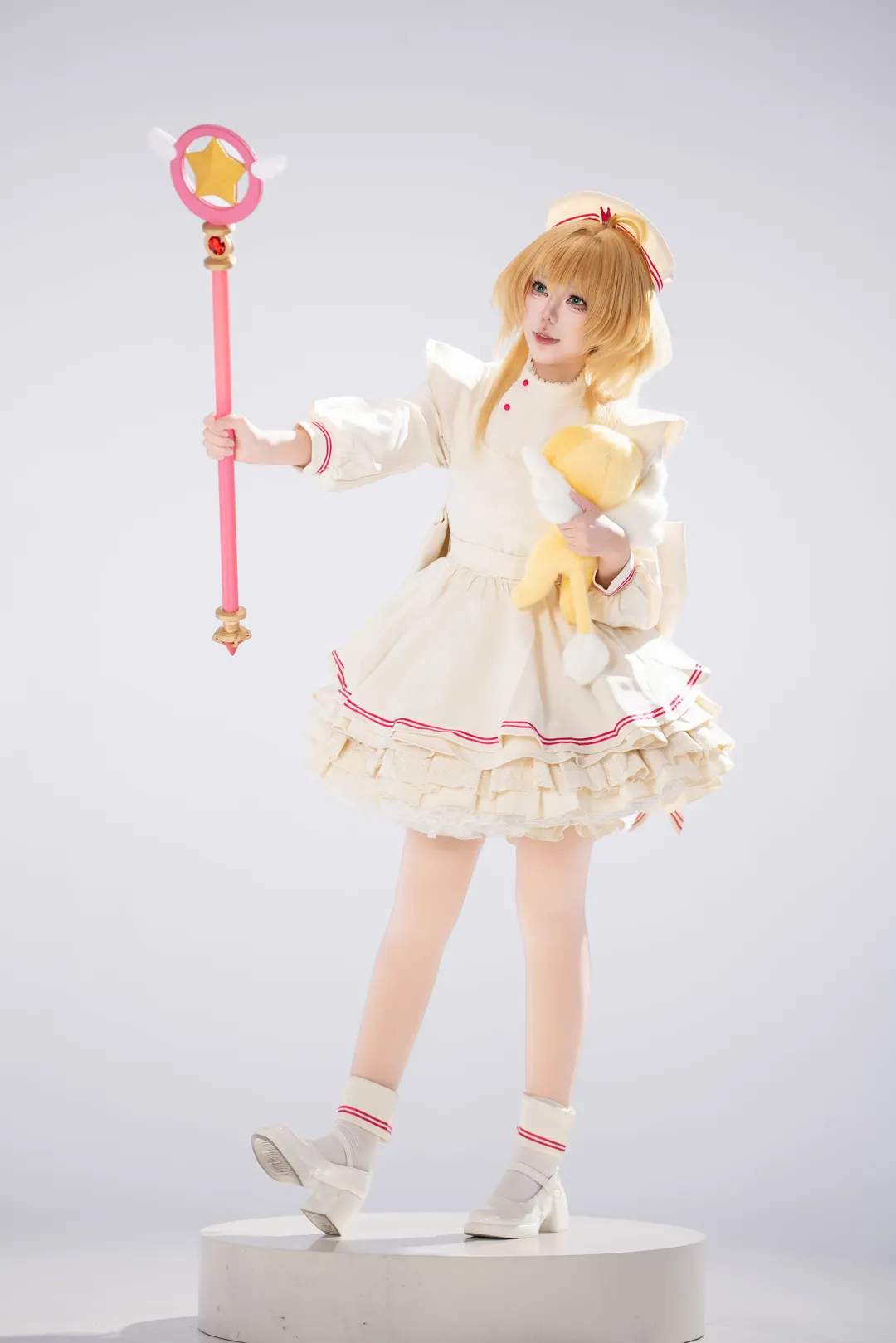 【小樱cos】护士服拿魔杖拍蹦蹦跳跳真的绝了 - 第 8 张