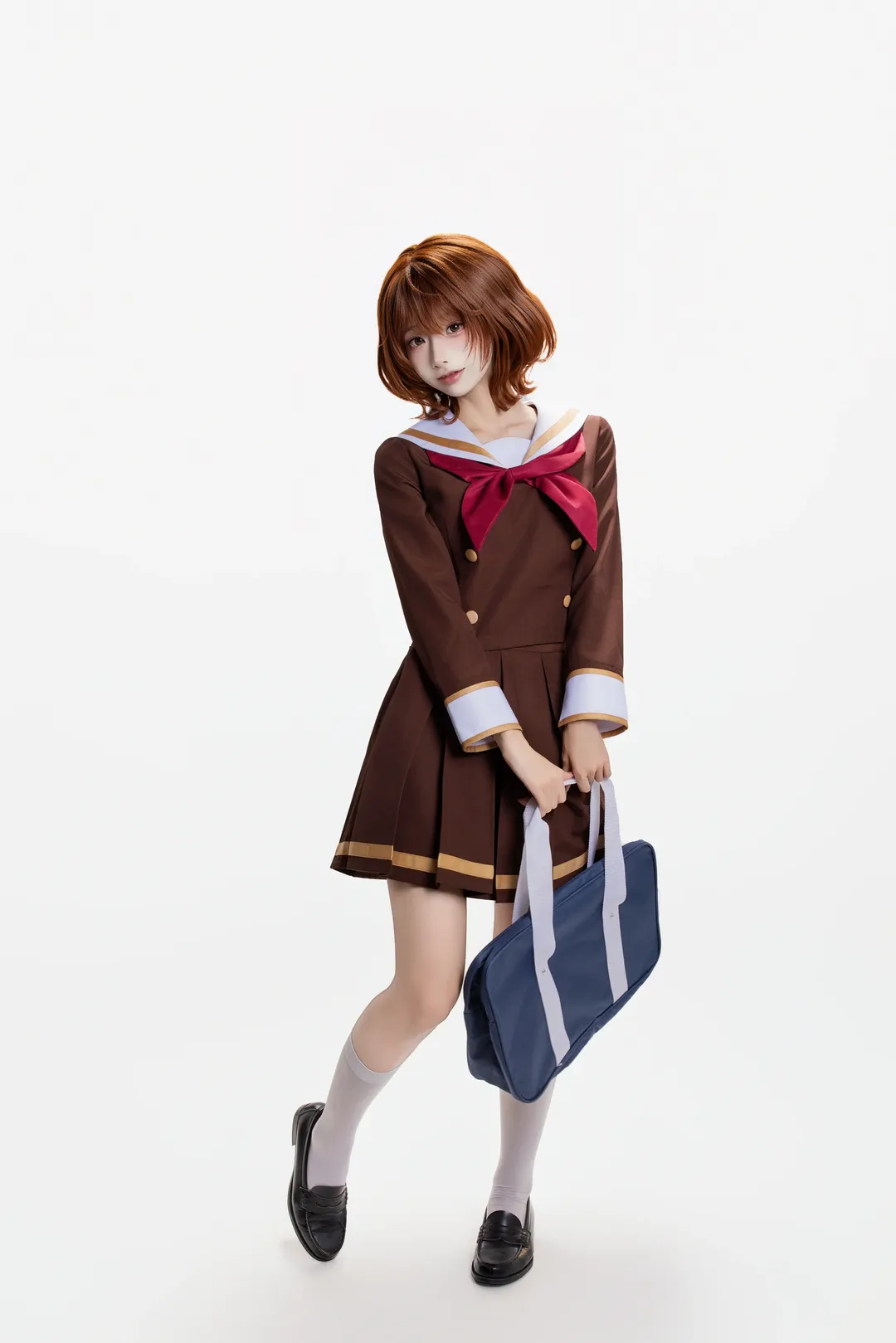 【黄前久美子cos】吹响吧上低音号 水手服白棚拍摄动作参考 - 第 2 张