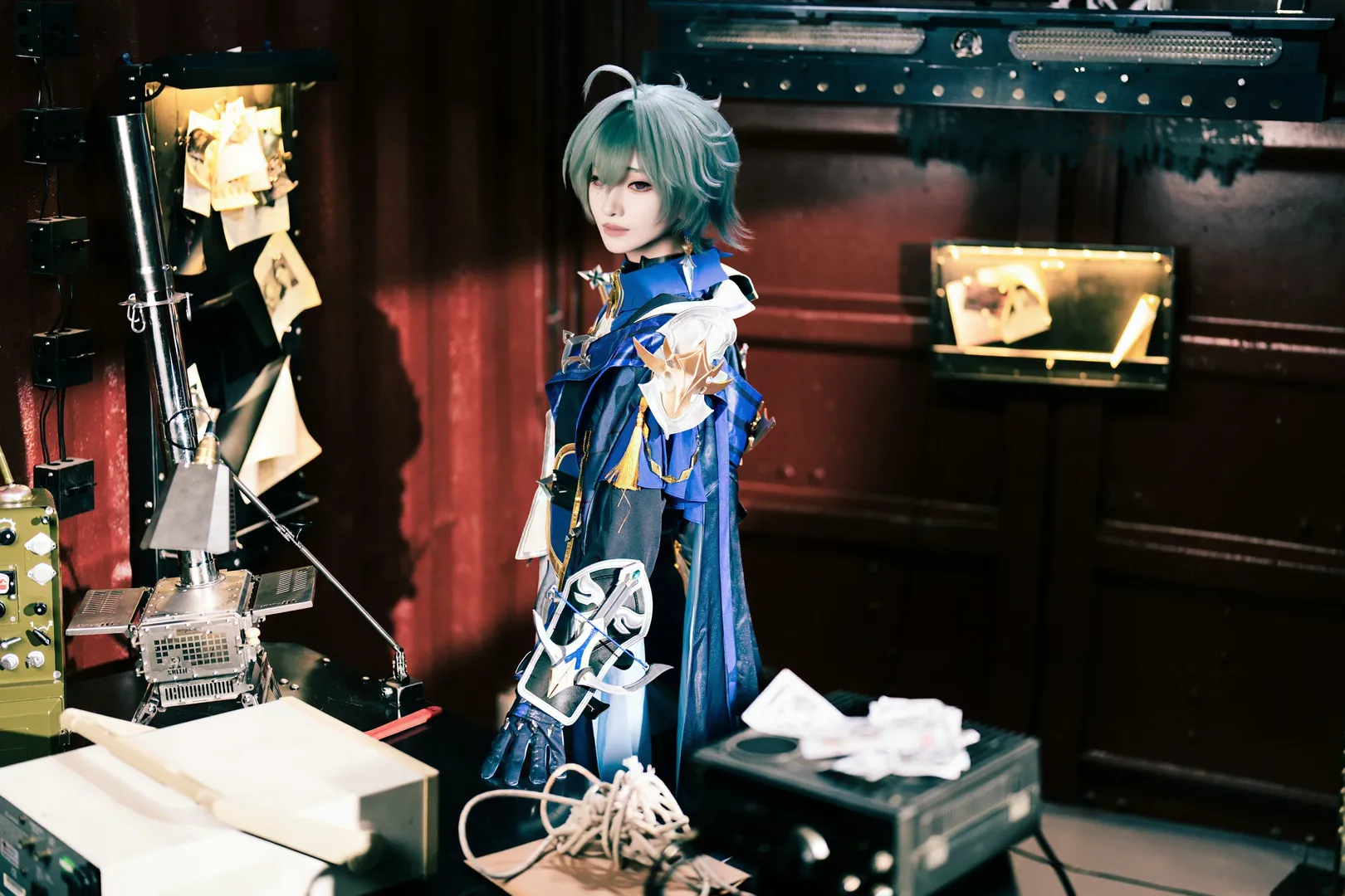 【洛恩cos】原神里的这套蓝金铠甲，质感真的绝了 - 第 2 张