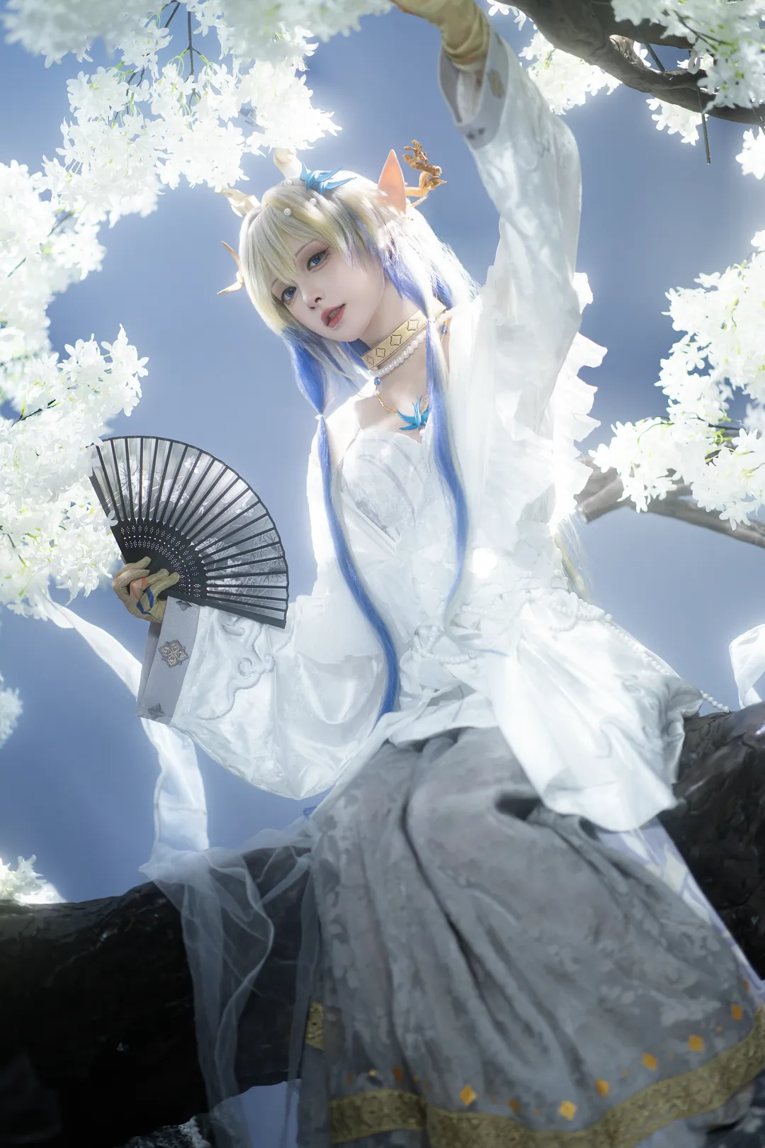 【黍cos】明日方舟音律聯覺，春日花樹下的銀白長裙 - 第 2 張