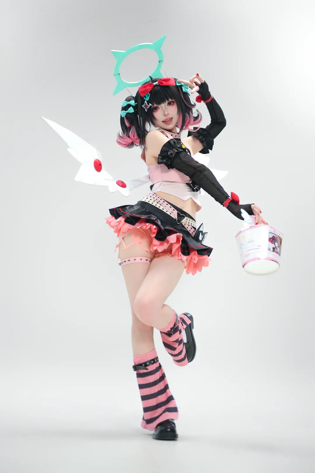 【南宫羽cos】绝区零KFC联动，白棚拍摄记录 - 第 1 张