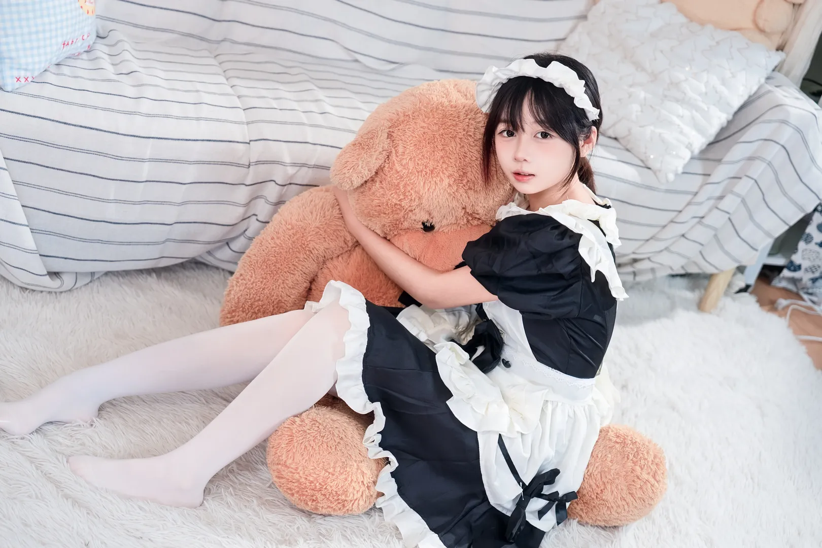 黑白女仆装写真 白丝与复古居家的治愈日常 - 第 7 张