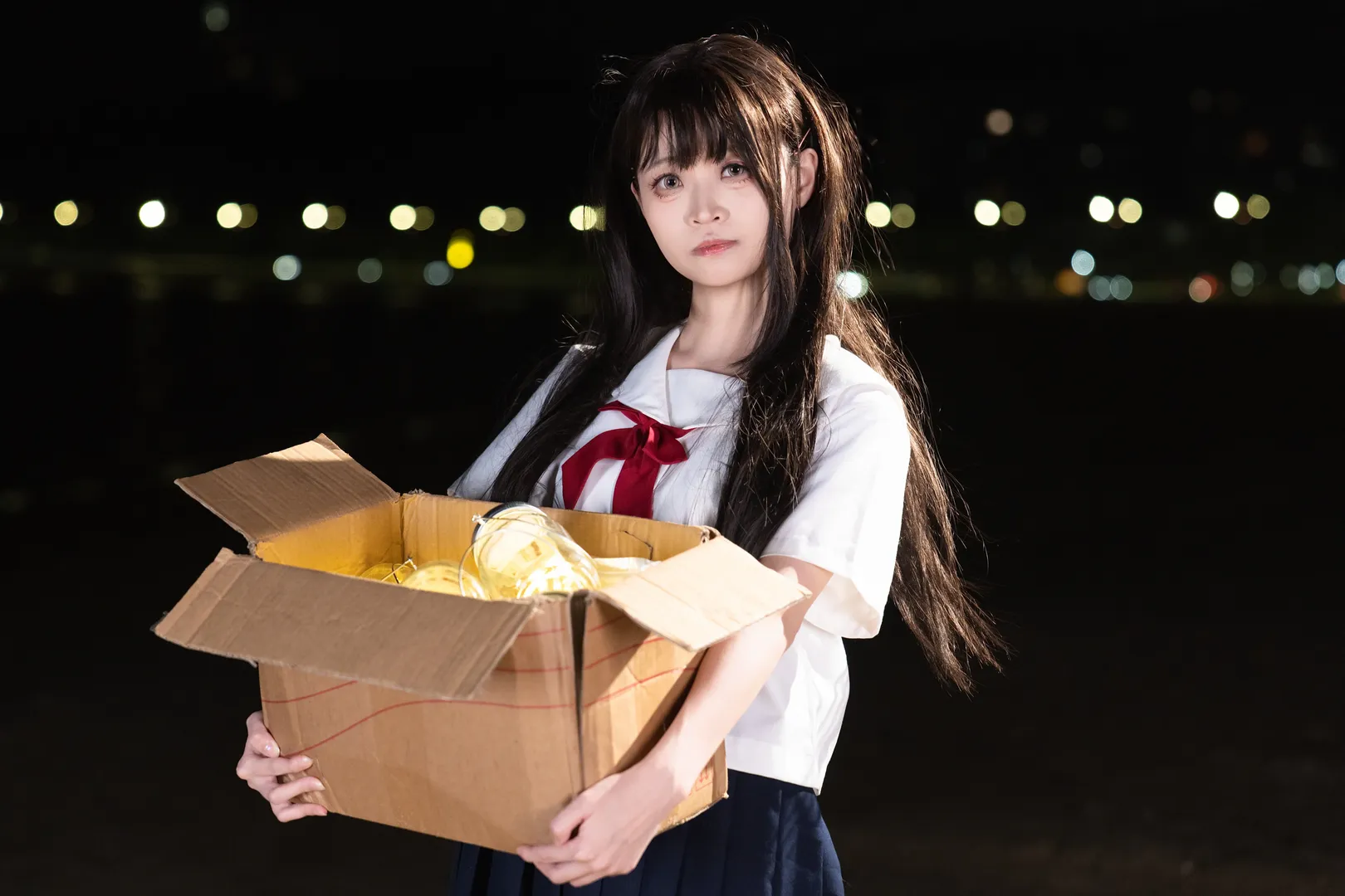 夏の夜の砂浜、セーラー服JKの夜景ポートレート撮影 - 9 枚目