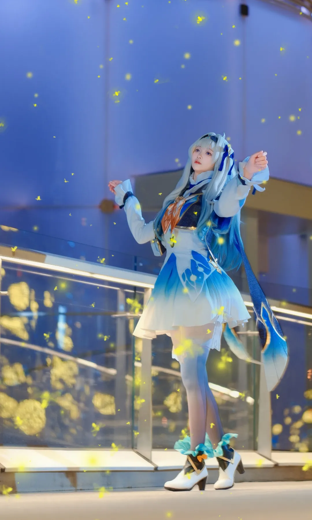 【流萤cos】蓝白渐变裙摆，在光影中跨越星海 - 第 1 张