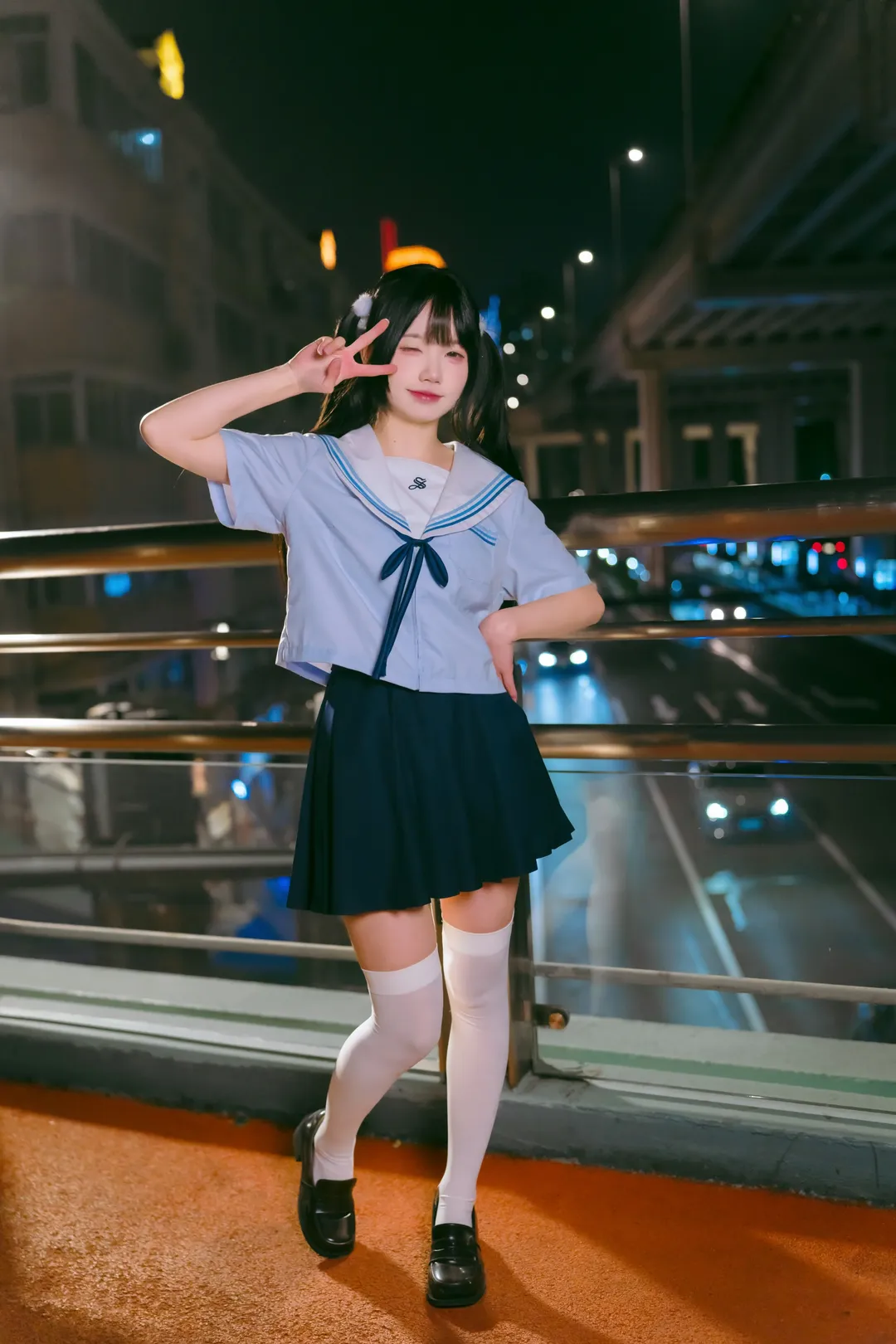 夜半公交站台的校供感水手服写真 - 第 11 张