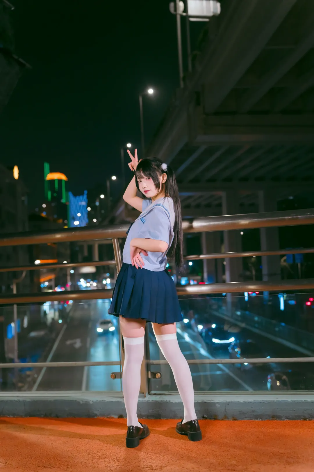 夜半公交站台的校供感水手服写真 - 第 8 张