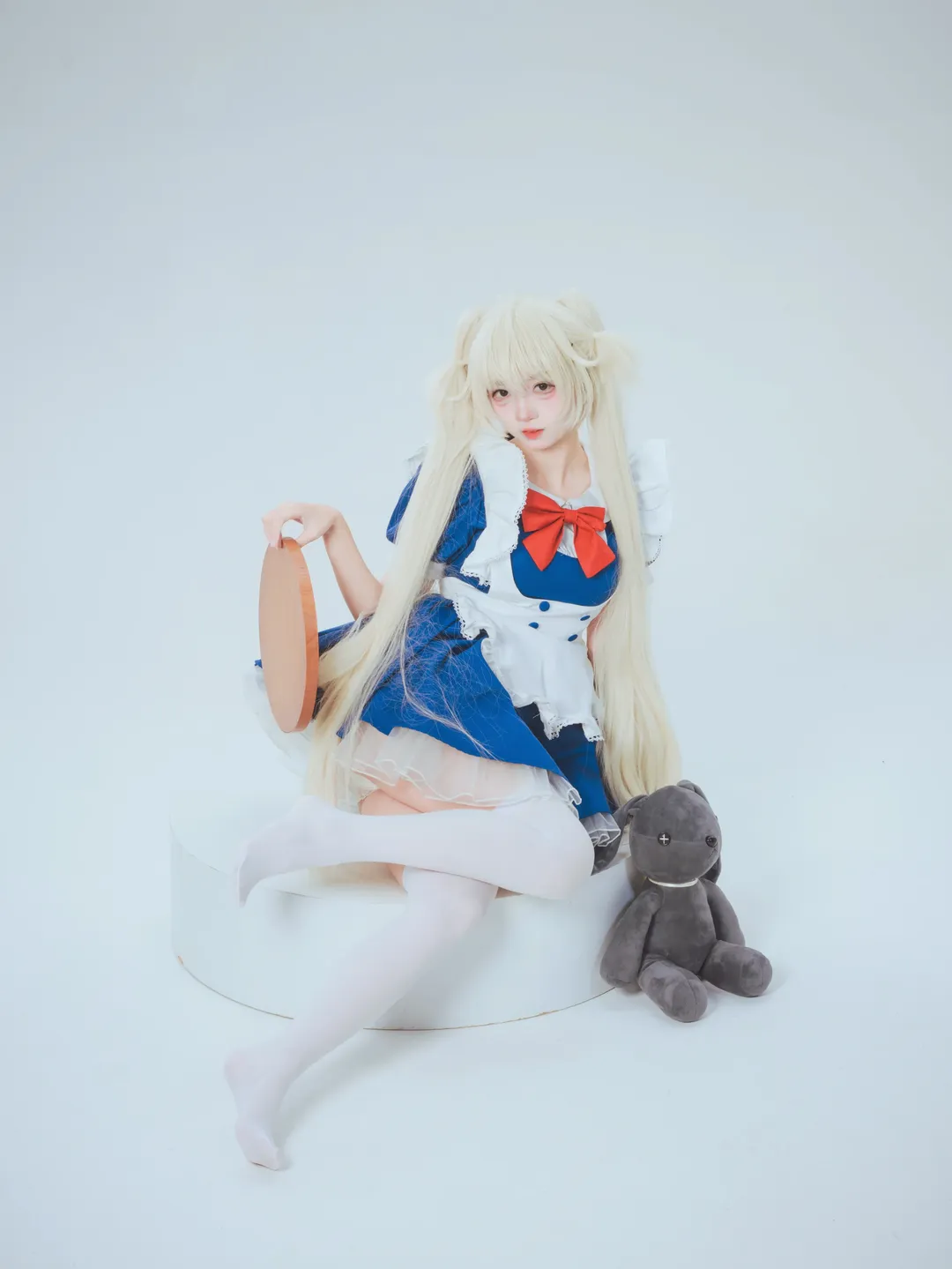 【春日野穹cos】無影棚裡的白絲女僕拍攝記錄 - 第 1 張