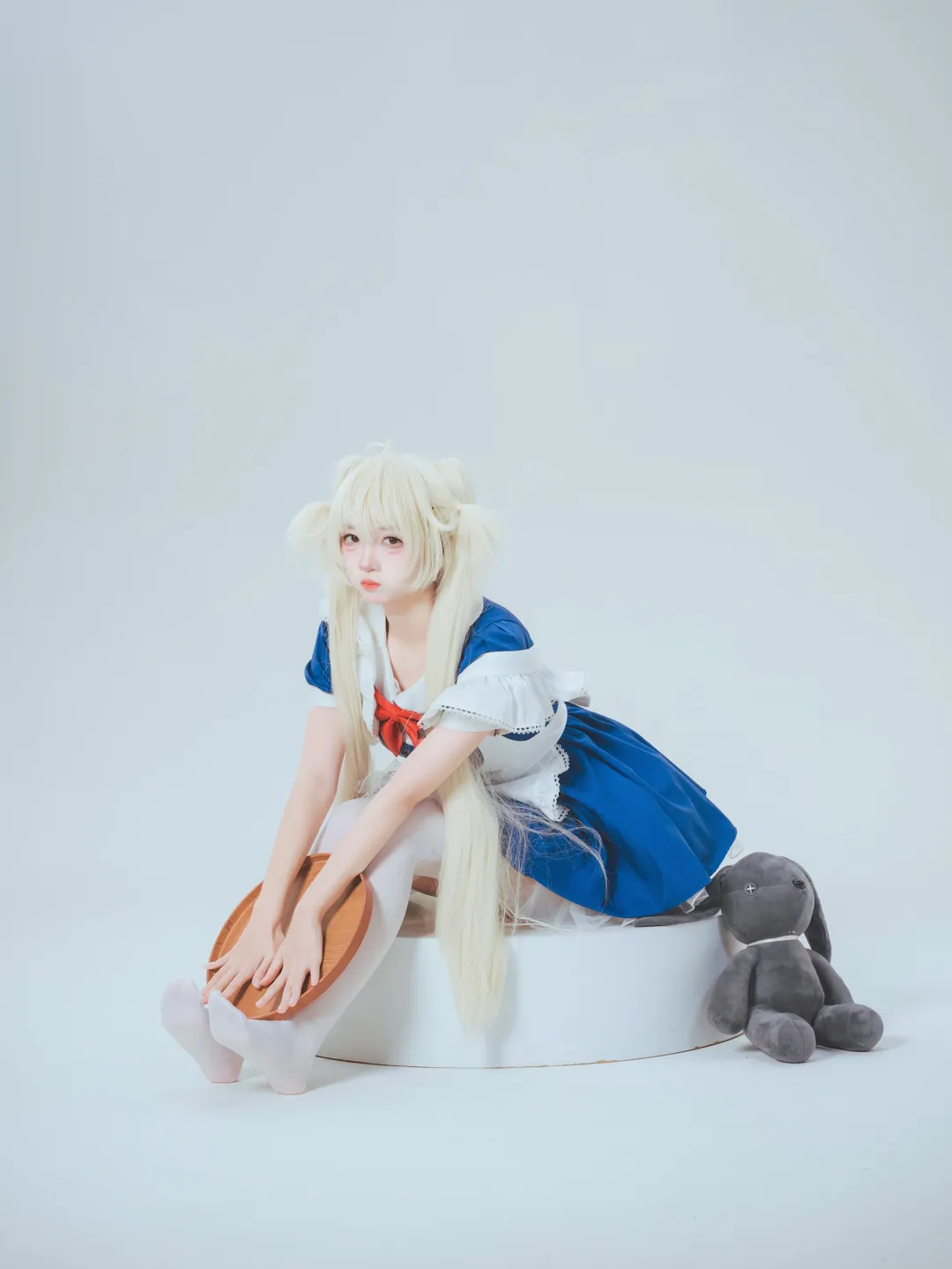 【春日野穹cos】無影棚裡的白絲女僕拍攝記錄 - 第 10 張