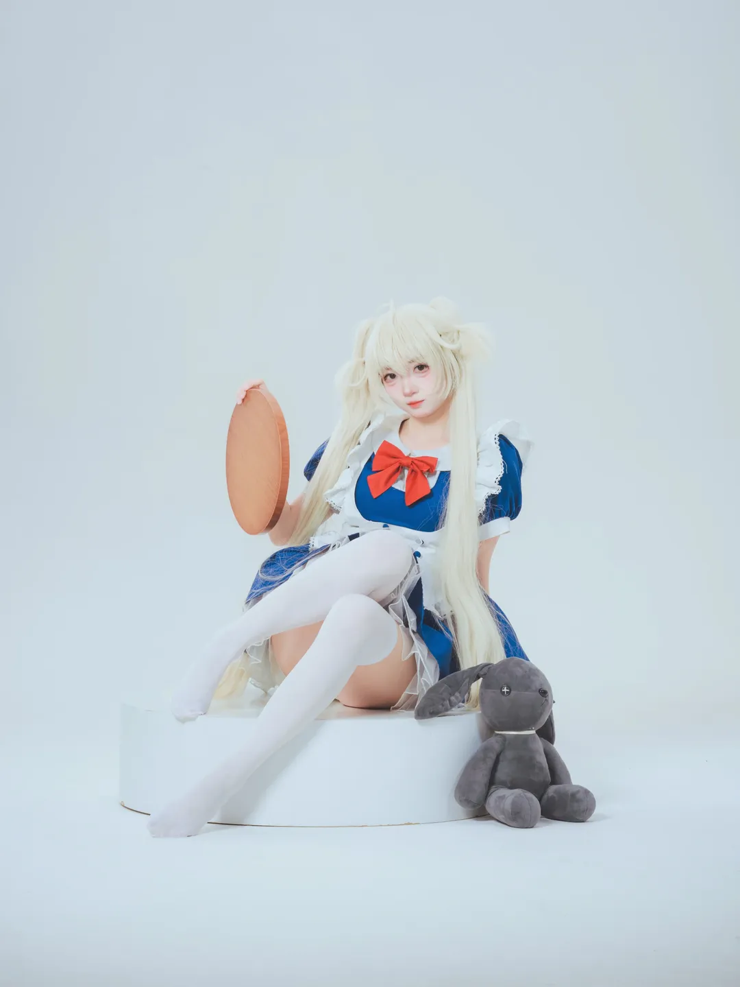 【春日野穹cos】無影棚裡的白絲女僕拍攝記錄 - 第 3 張