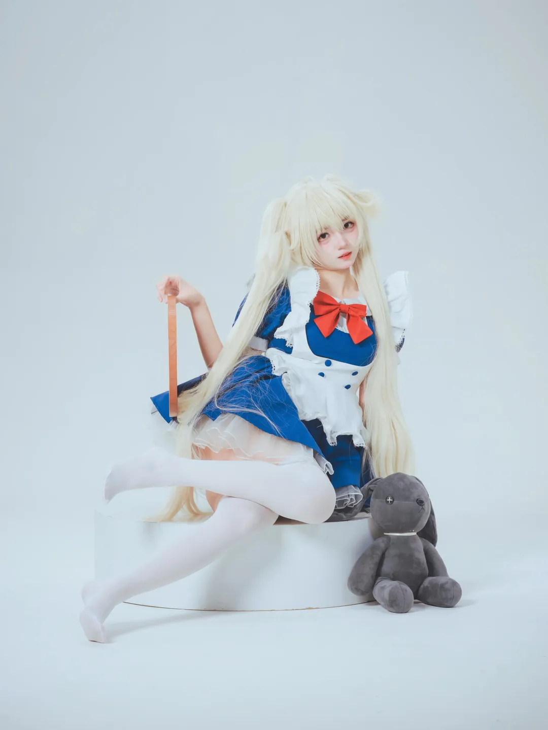 【春日野穹cos】無影棚裡的白絲女僕拍攝記錄 - 第 5 張