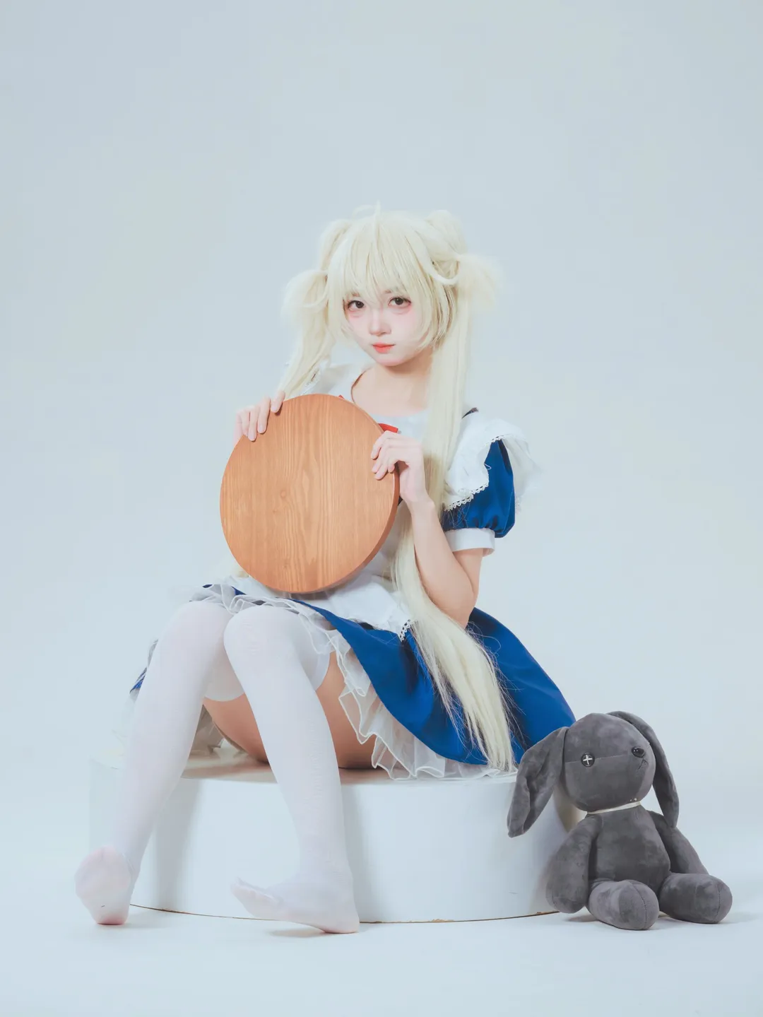 【春日野穹cos】無影棚裡的白絲女僕拍攝記錄 - 第 6 張