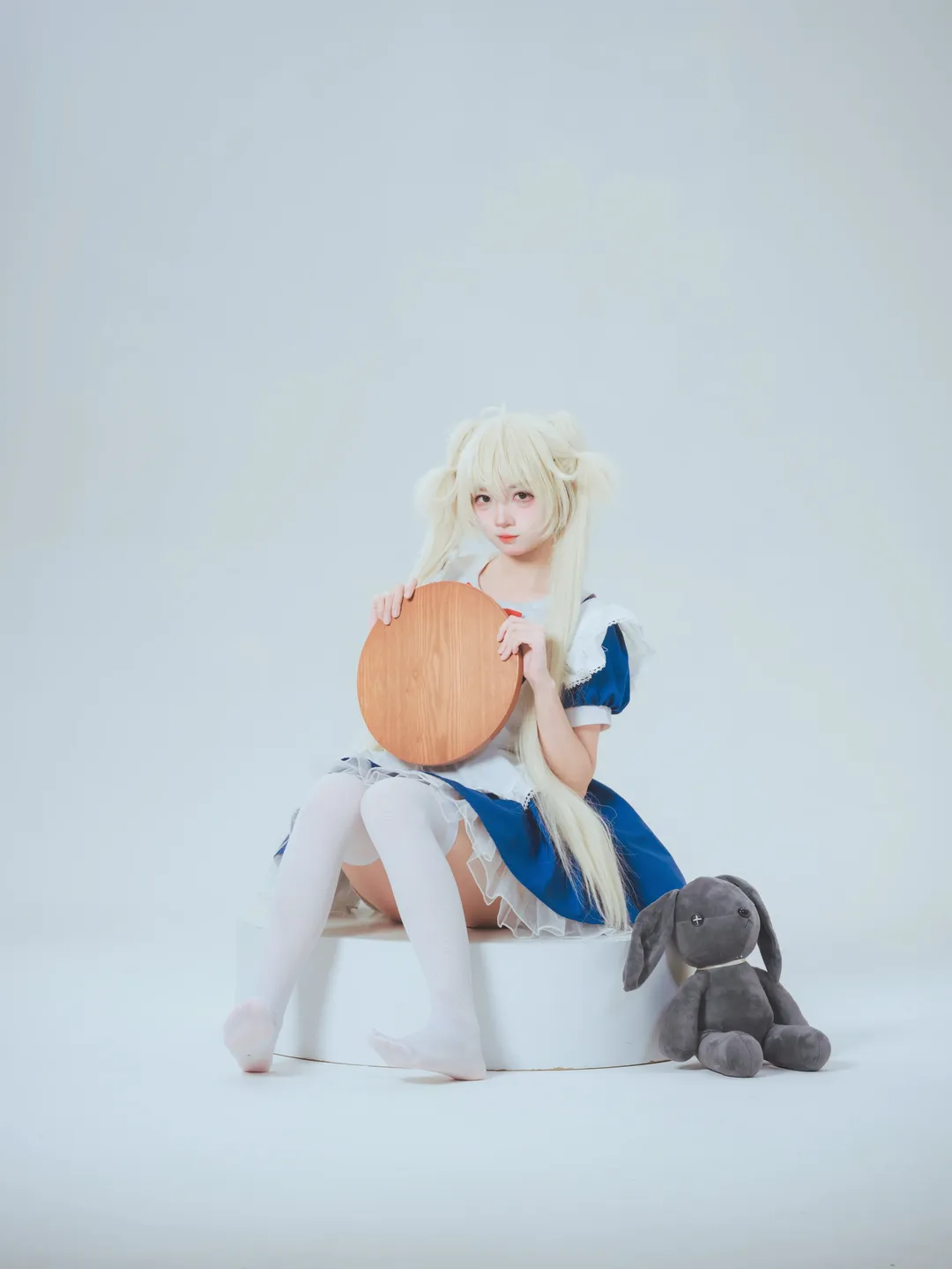 【春日野穹cos】無影棚裡的白絲女僕拍攝記錄 - 第 8 張