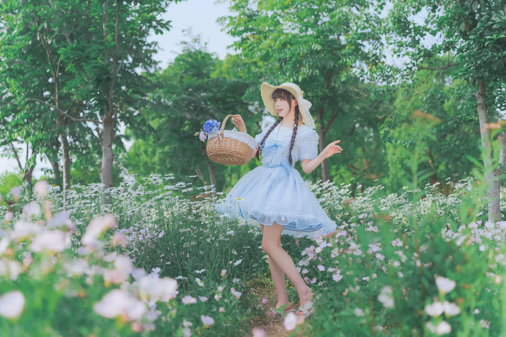 日系田园风写真：在雏菊花海中捕捉春日的微风 - 第 5 张
