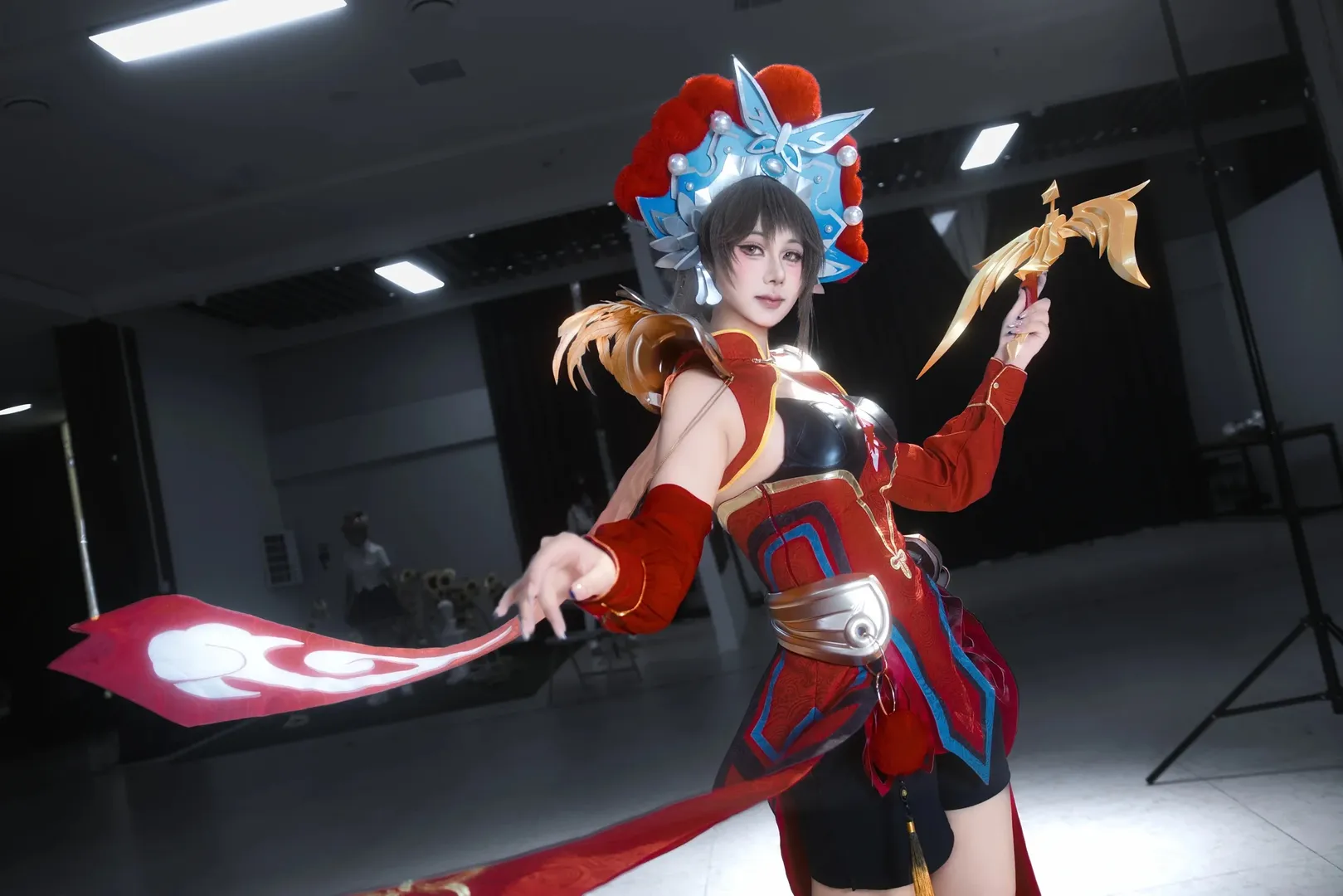 【虞姬cos】王者荣耀霸王别姬，红黑战袍下的动态张力 - 第 3 张