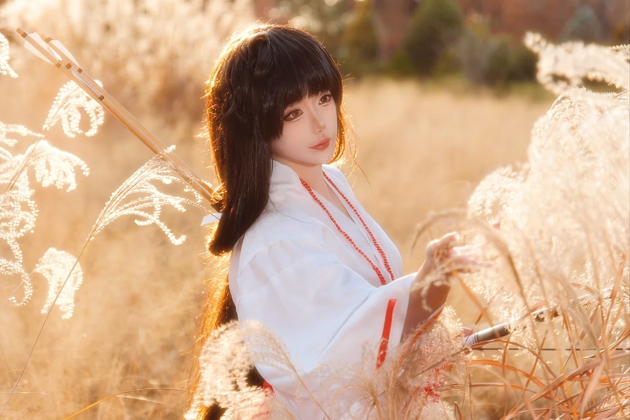 【桔梗cos】夕阳下的芒草和弓箭，挑战犬夜叉神明少女风格 - 第 1 张