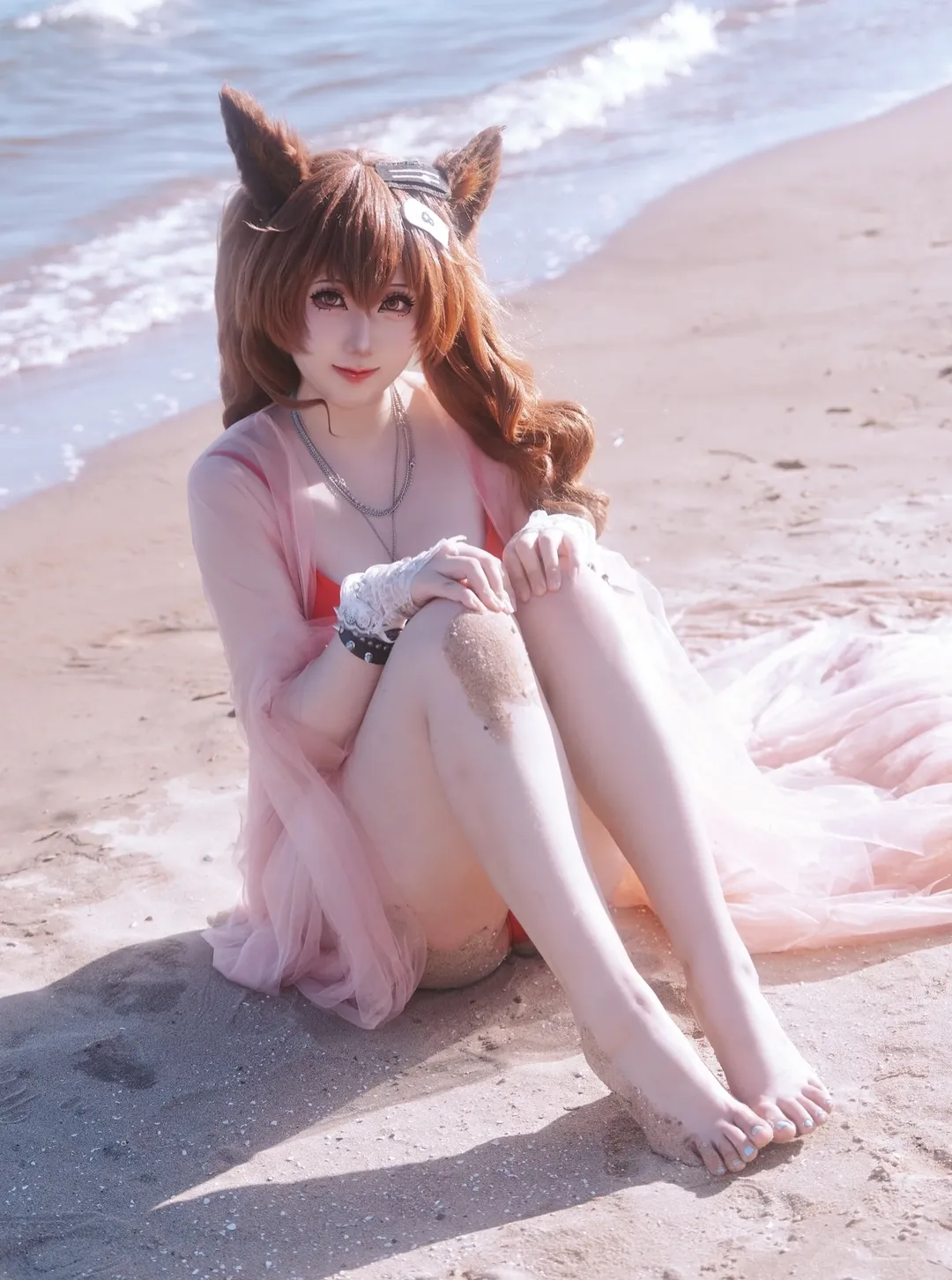 【安洁莉娜cos】明日方舟 海边拍摄带点慵懒感的轻盈纱裙 - 第 1 张