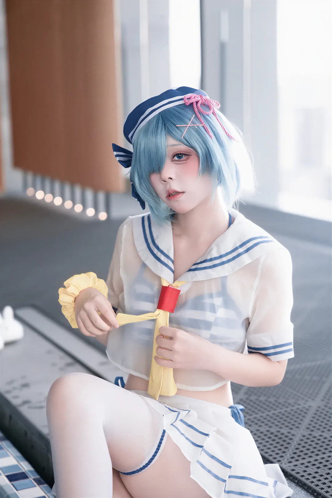 【蕾姆cos】從零開始的異世界夏日泳池正片，半透水手服與白絲的碰撞 - 第 4 張