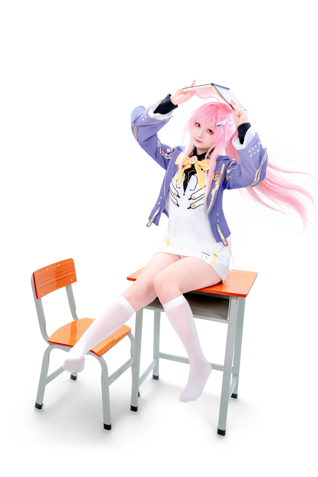 【愛彌斯cos】鳴潮學園風制服，白絲與課桌的奇妙組合 - 第 2 張