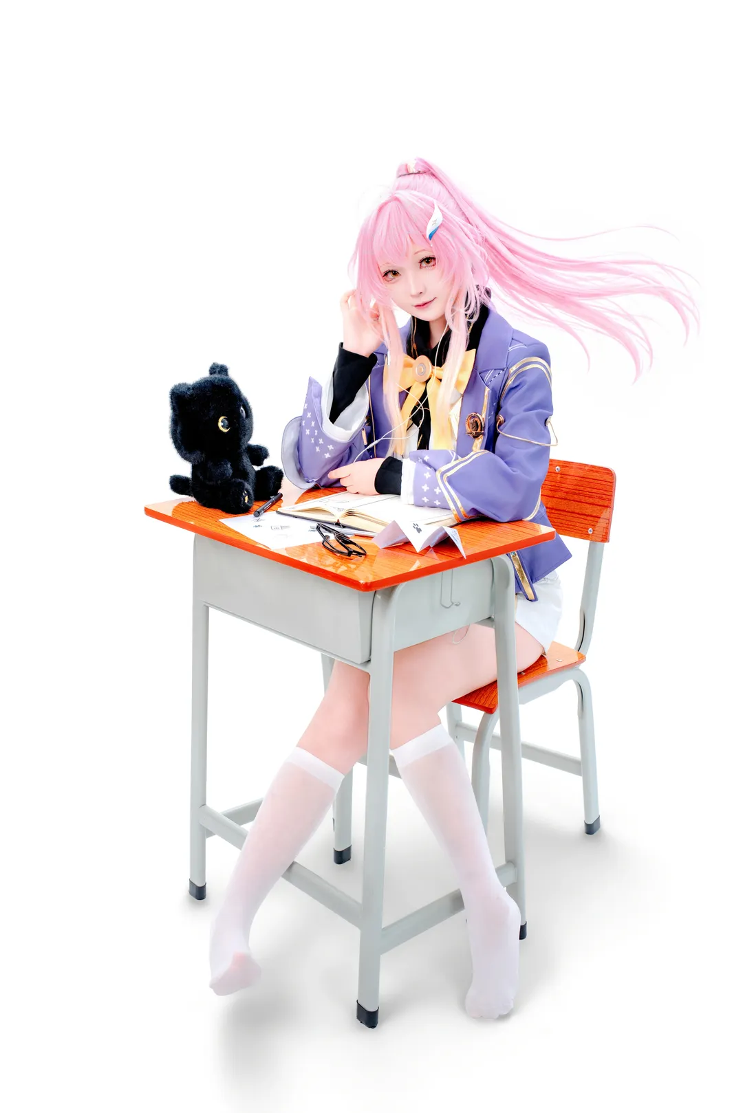 【愛彌斯cos】鳴潮學園風制服，白絲與課桌的奇妙組合 - 第 3 張
