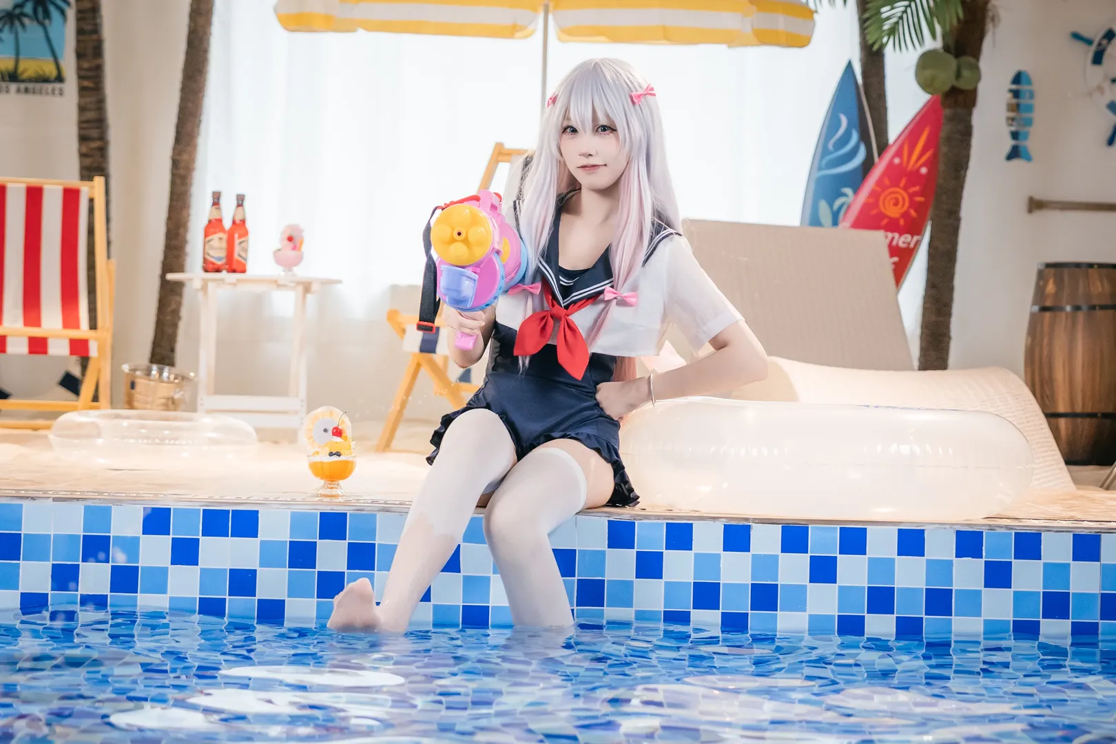 【和泉紗霧cos】埃羅芒阿老師的夏日泳池水槍體驗 - 第 4 張