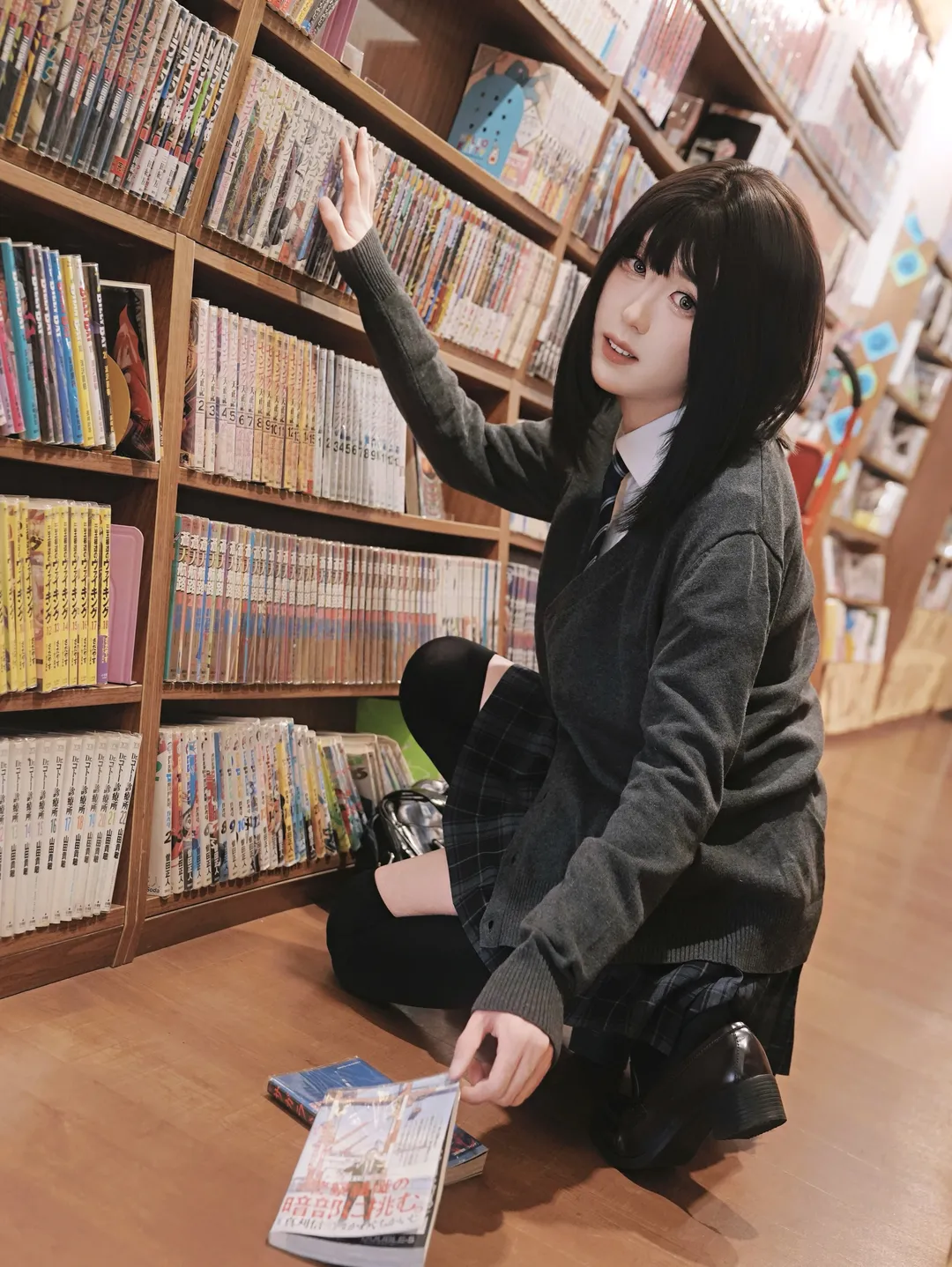 男孩子的JK，泡在書店裡的一個下午 - 第 3 張