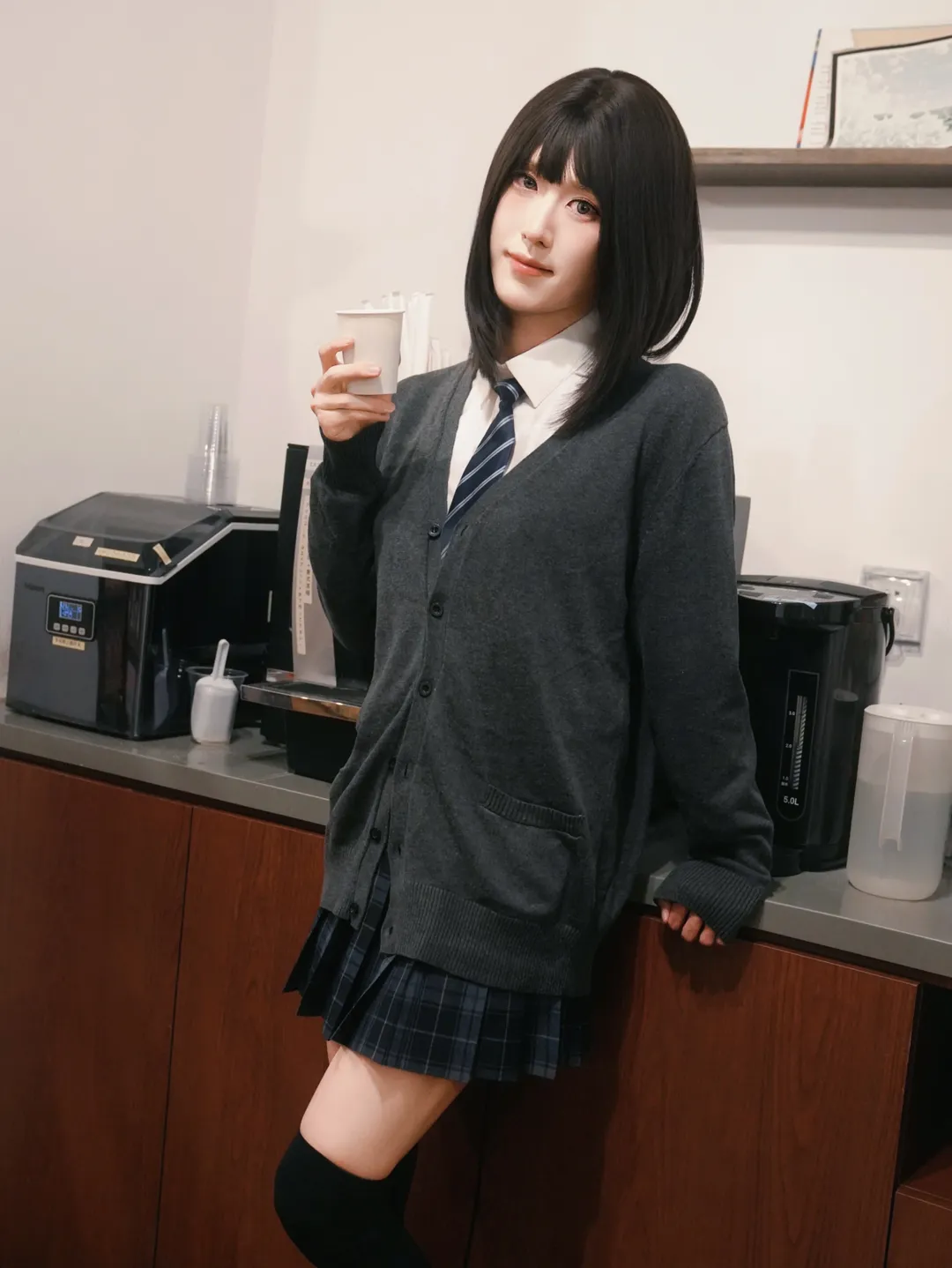 男孩子的JK，泡在書店裡的一個下午 - 第 4 張