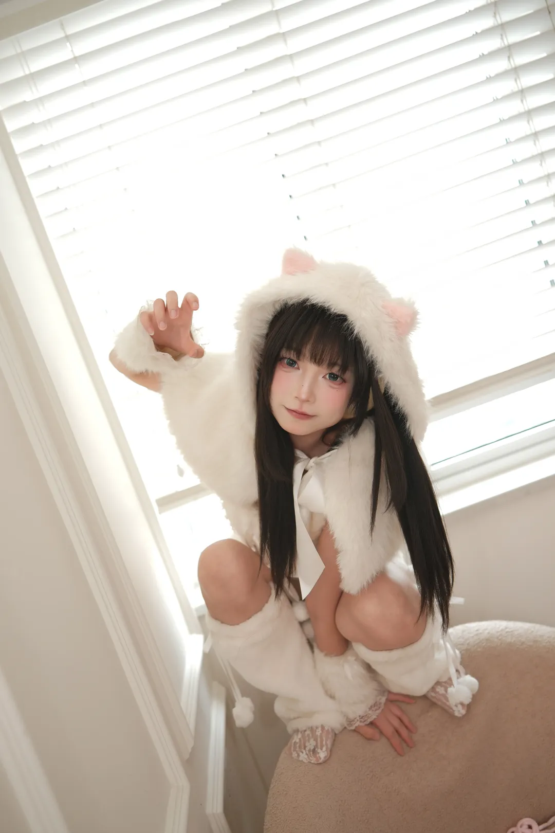 纯白毛绒猫耳娘 室内糖水片写真 - 第 10 张