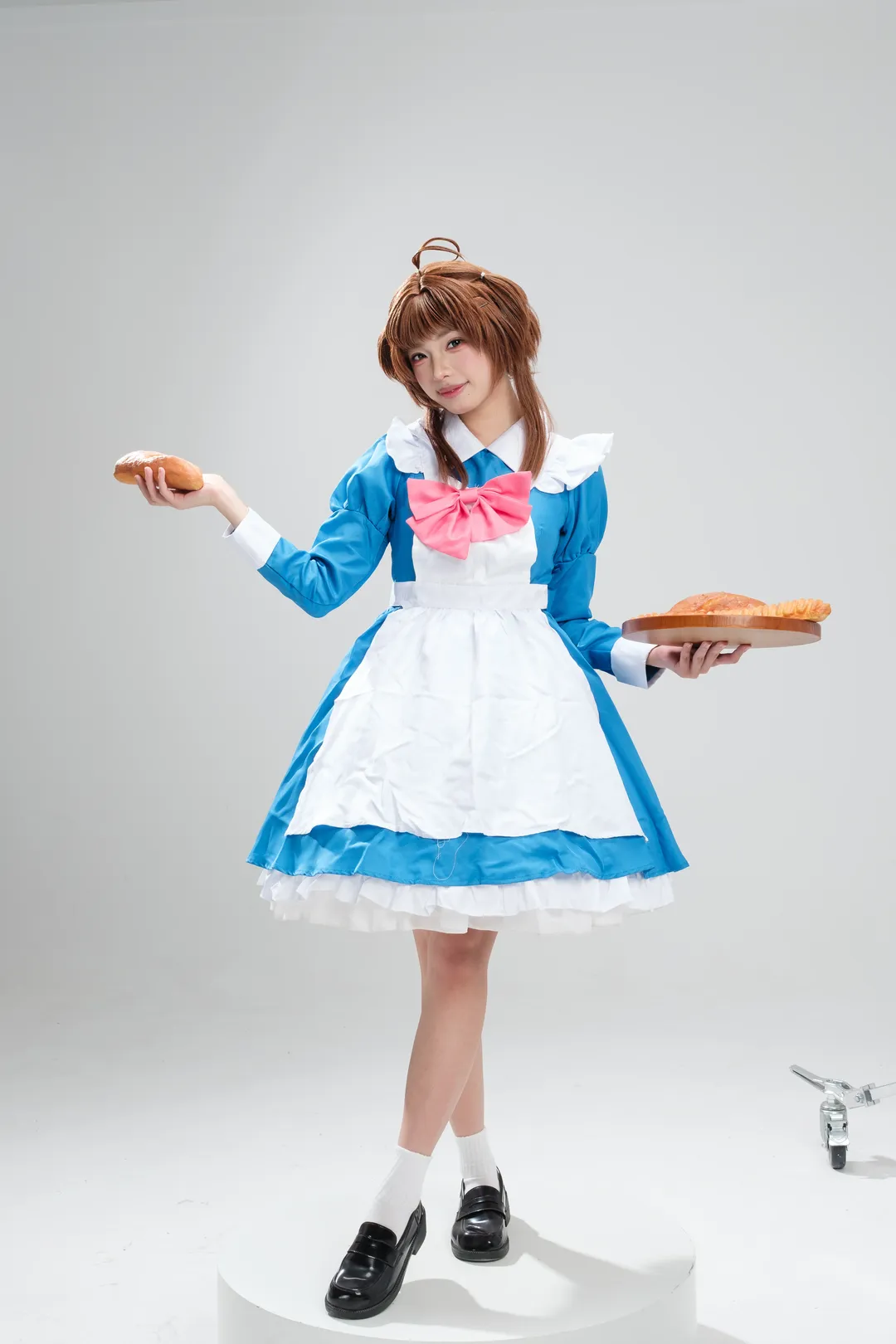 【小樱cos】小樱女仆白棚颠勺，蓝色裙摆与魔法杖的碰撞 - 第 3 张