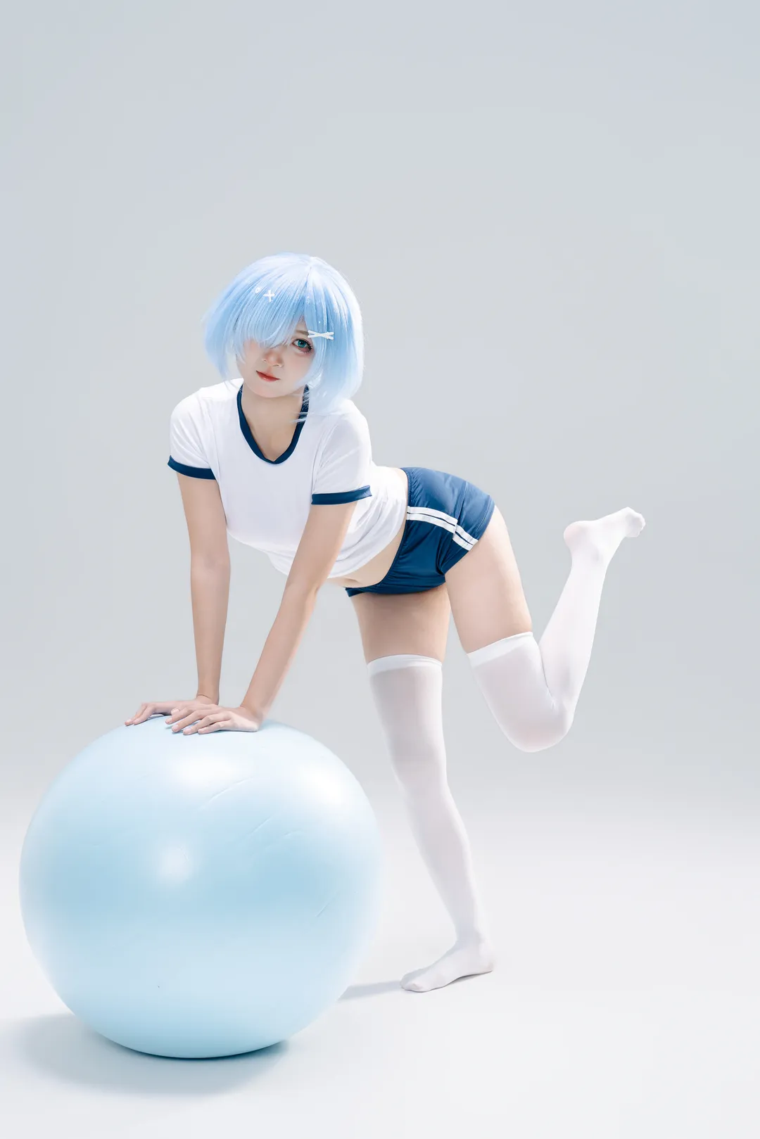 【蕾姆cos】白棚里的水蓝色体操服与瑜伽球拍摄记录 - 第 5 张