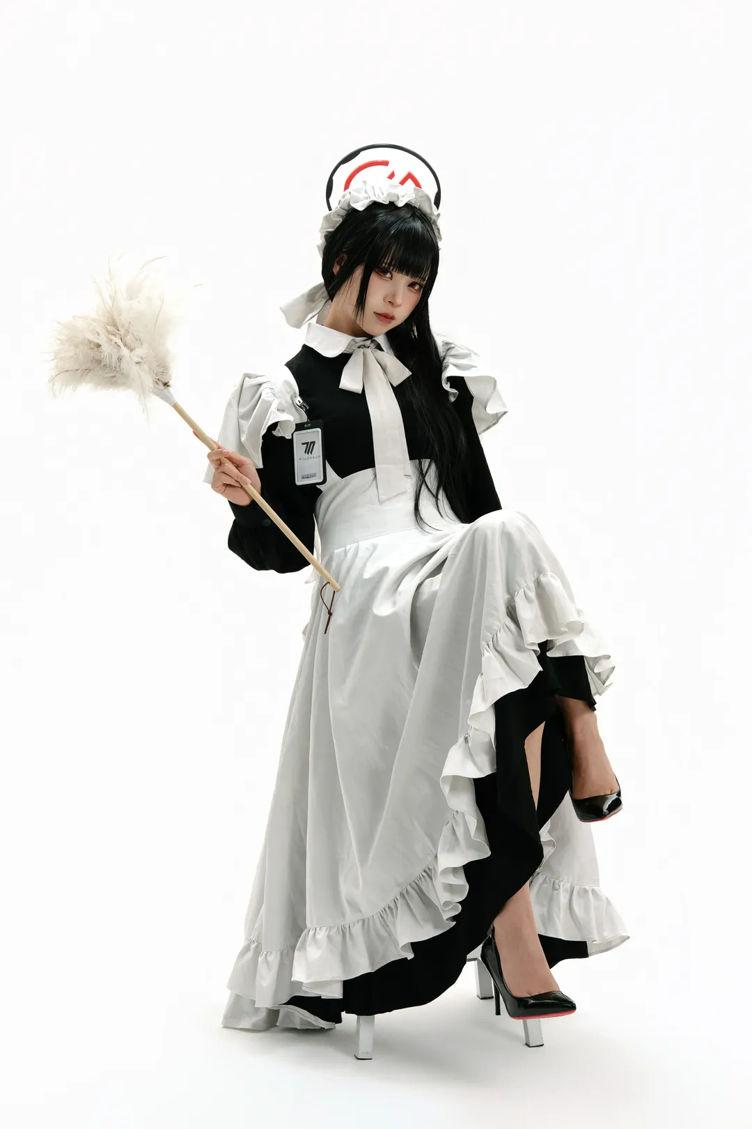 【调月莉音cos】碧蓝档案私设女仆，白棚光影下的优雅姿态 - 第 10 张