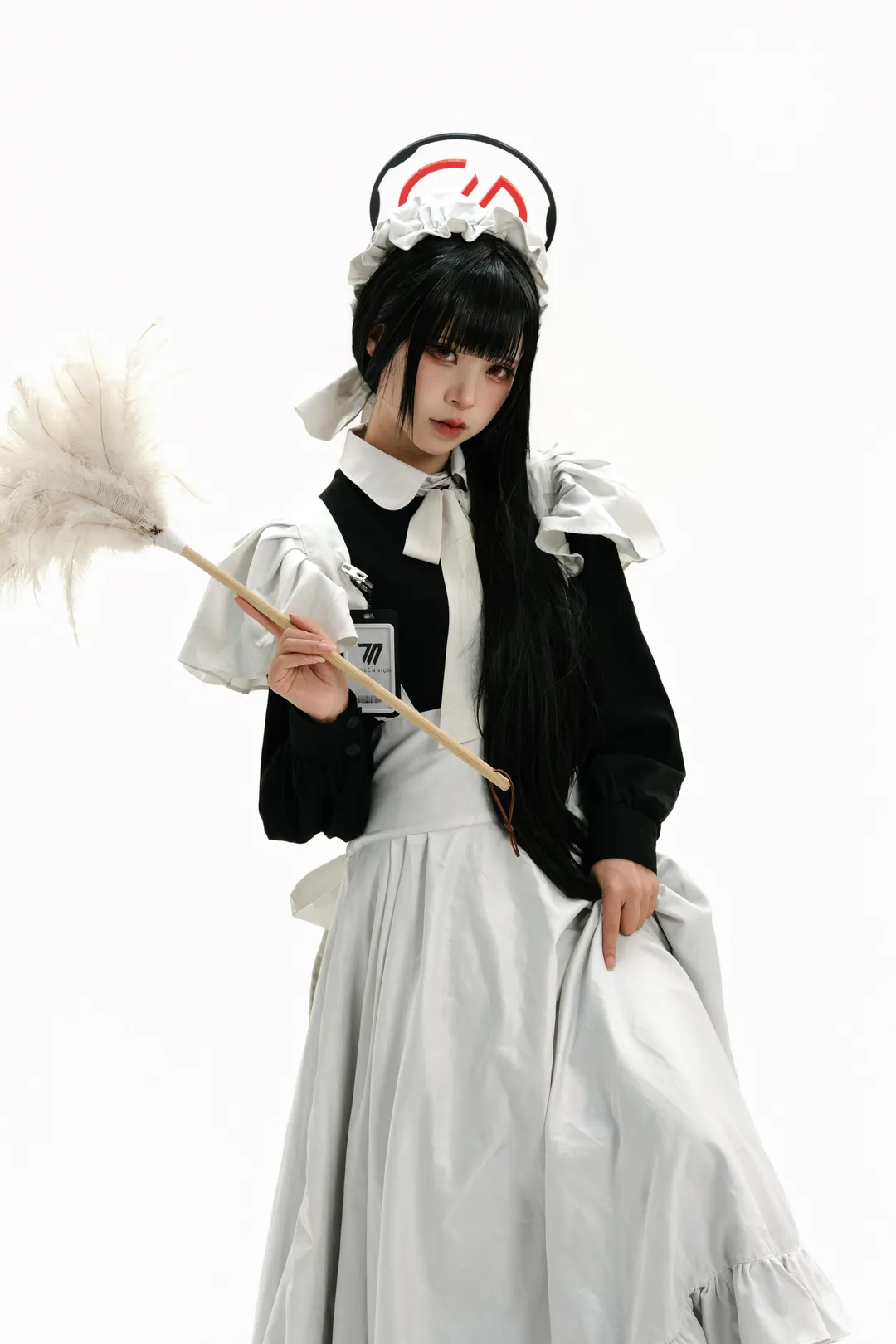【调月莉音cos】碧蓝档案私设女仆，白棚光影下的优雅姿态 - 第 12 张