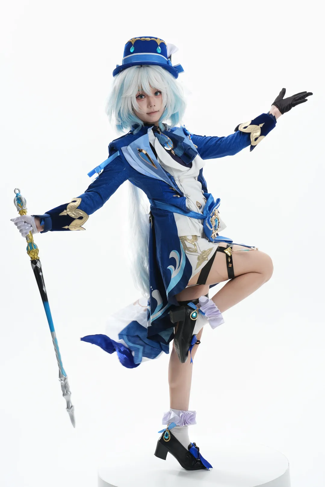 【芙宁娜cos】原神水神白棚拍摄，动作参考安排上 - 第 5 张