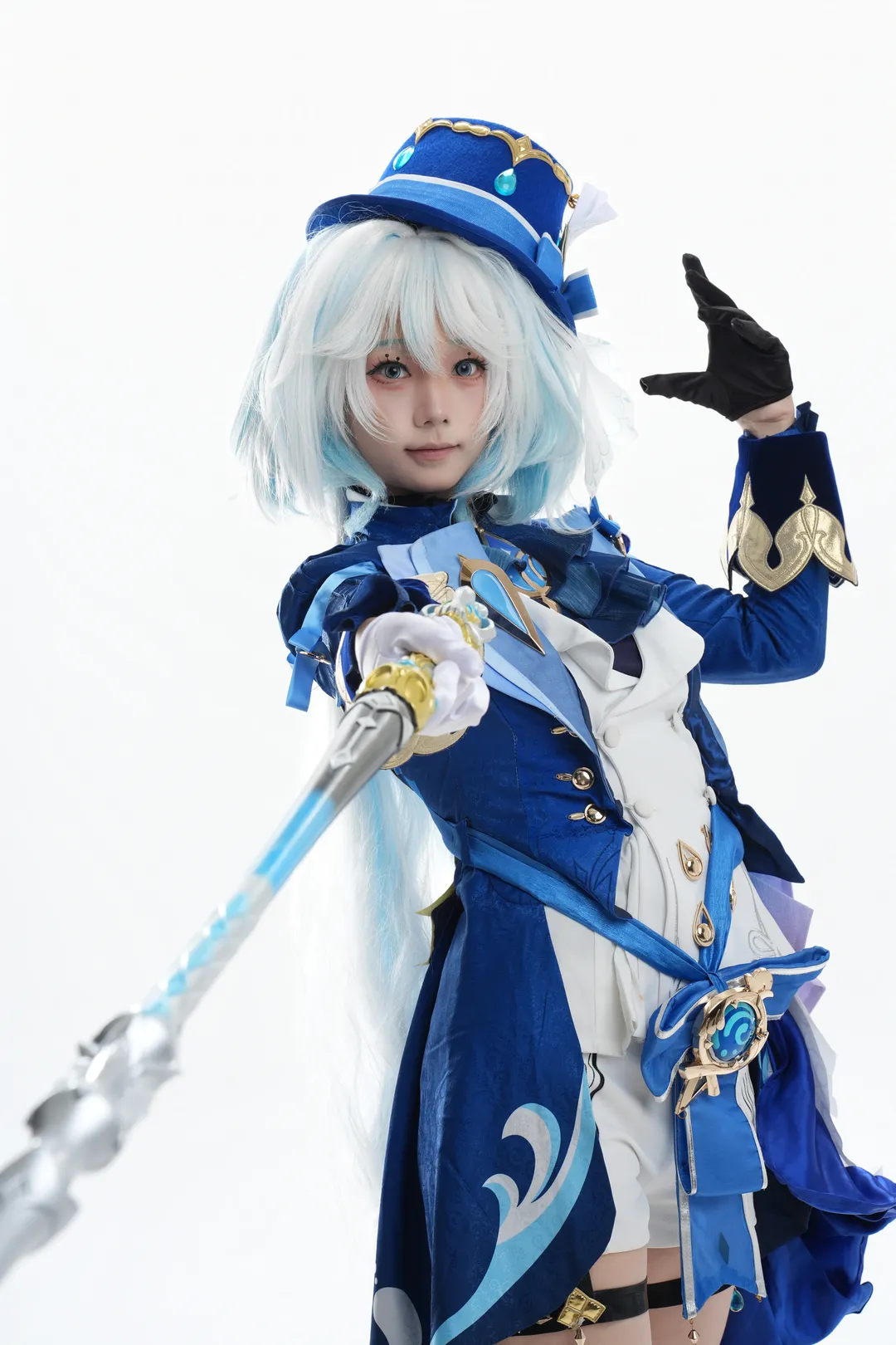 【芙宁娜cos】原神水神白棚拍摄，动作参考安排上 - 第 7 张