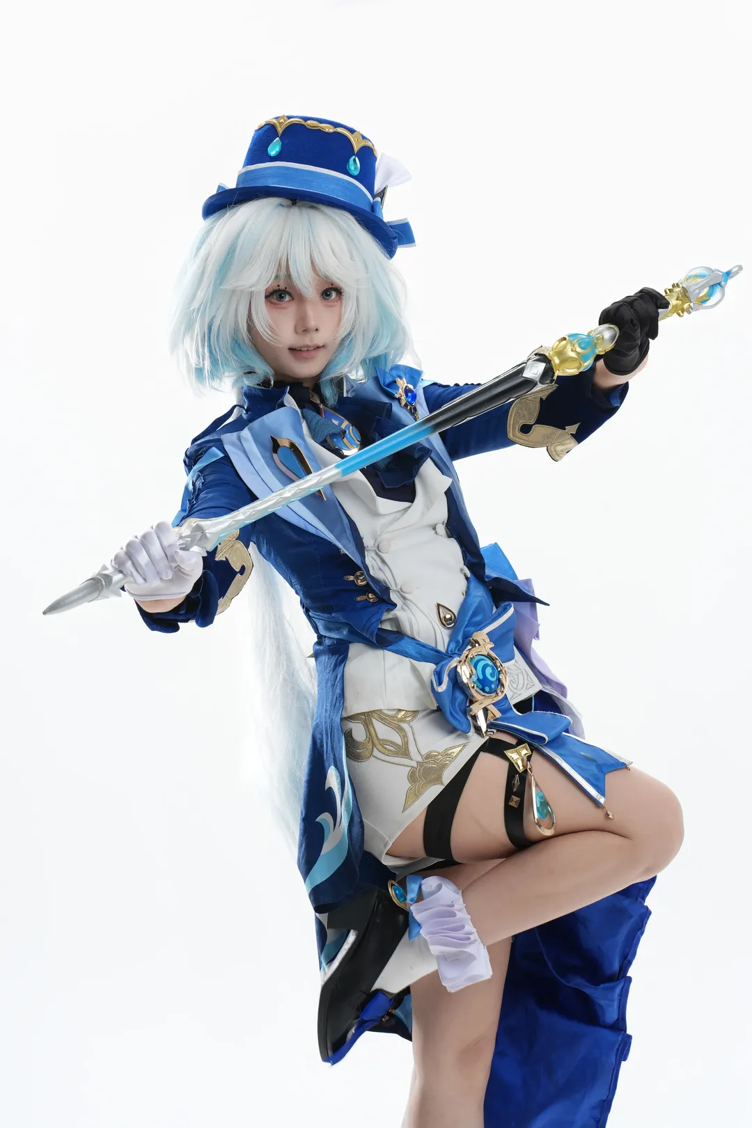 【芙宁娜cos】原神水神白棚拍摄，动作参考安排上 - 第 8 张