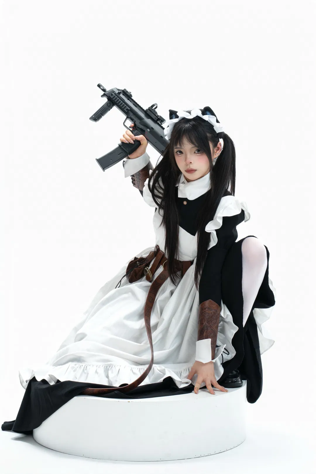 猫娘女仆与MP7冲锋枪的反差感绝了 - 第 1 张
