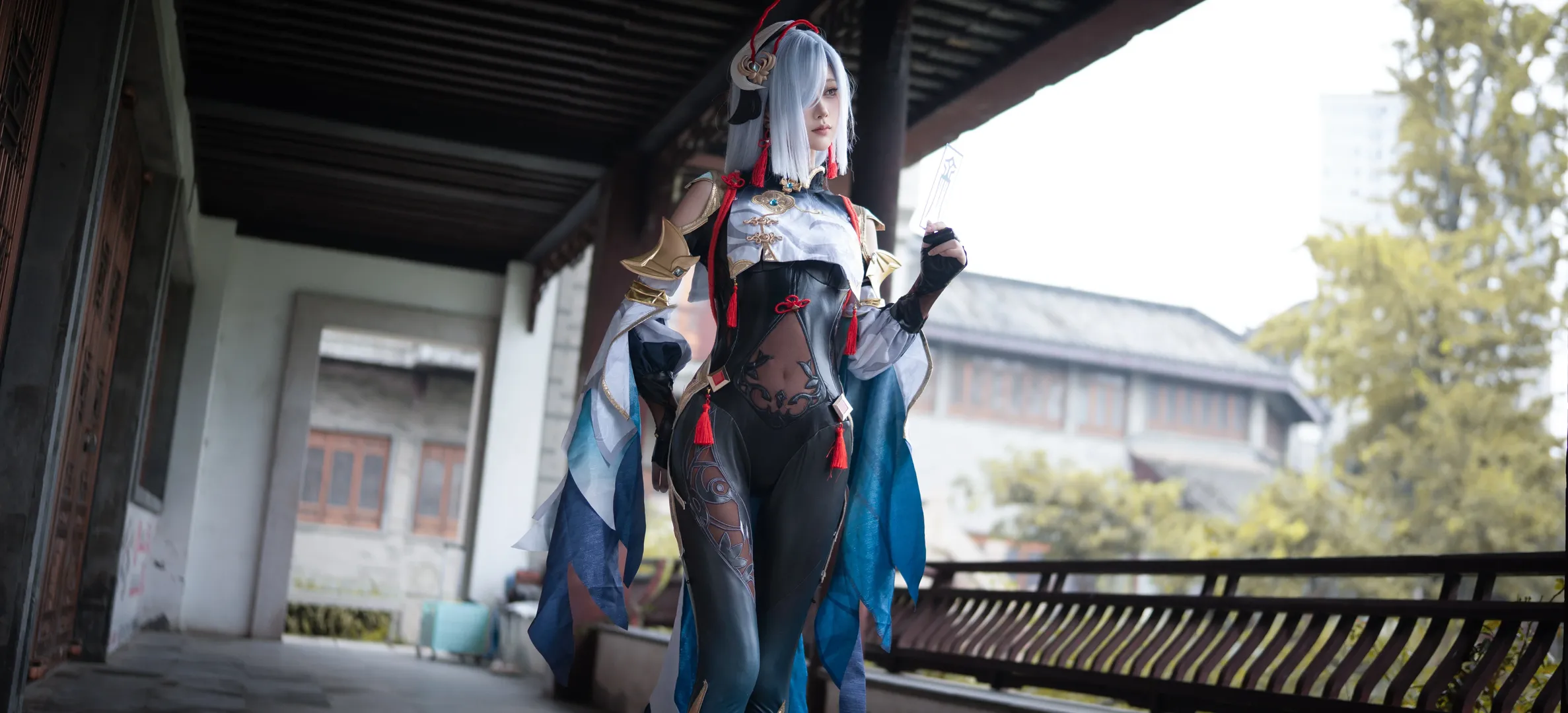 【申鹤cos】原神外景正片，清冷气质与国风园林的碰撞 - 第 1 张
