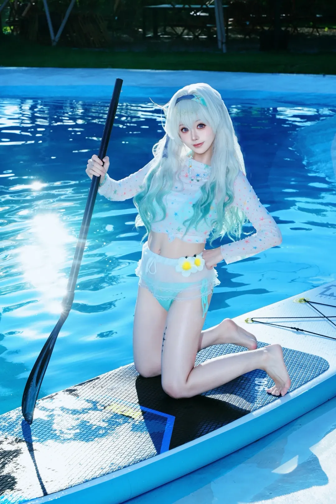 流萤cos 崩坏星穹铁道夏日泳池私设 - 第 1 张
