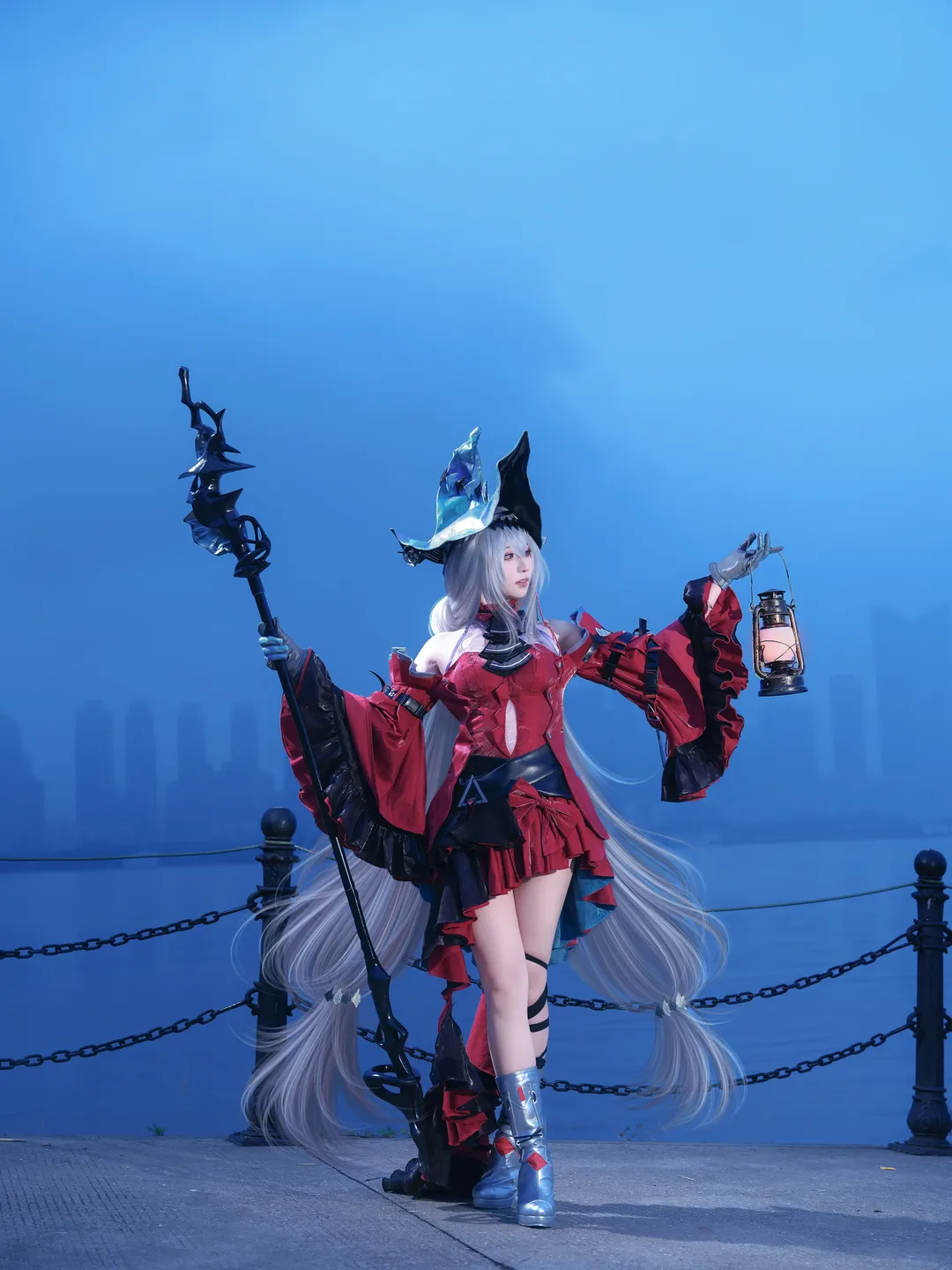 【浊心斯卡蒂cos】明日方舟的深海提灯使者 - 第 1 张