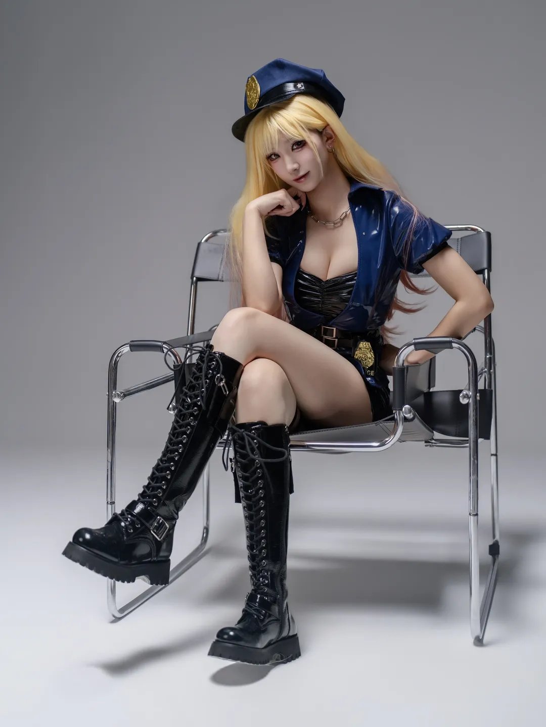 【喜多川海梦cos】漆皮警服搭配长靴的写真分享 - 第 2 张