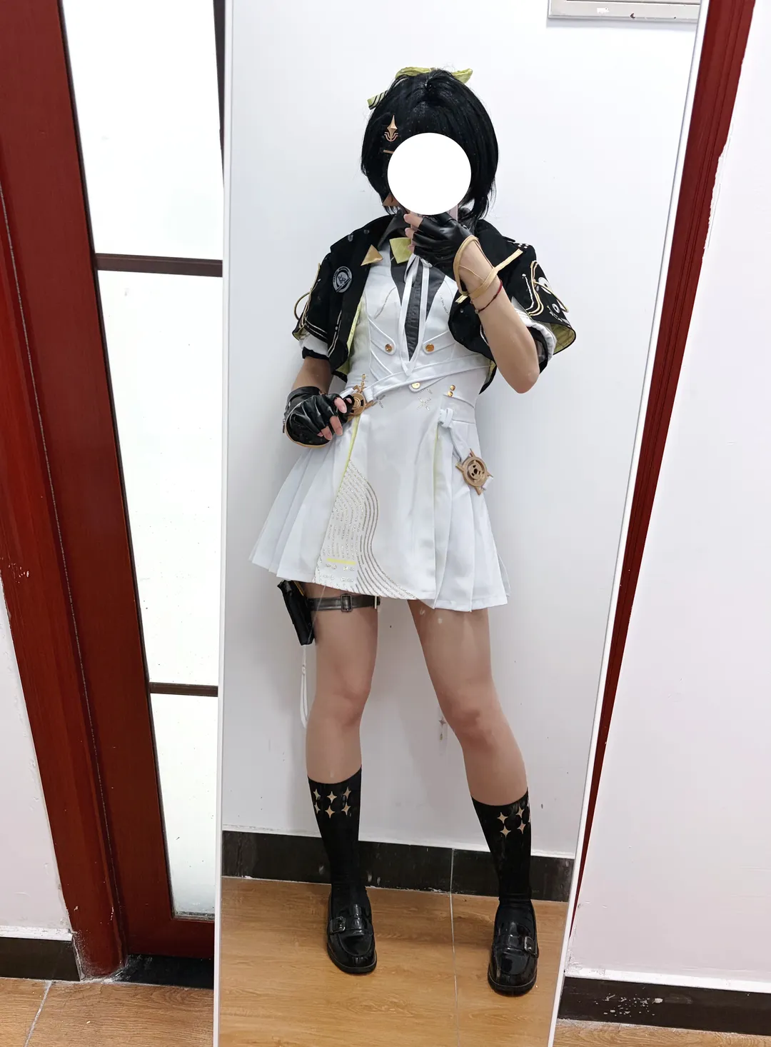 这套黑白配色的鸣潮cos服真是又冷又飒 - 第 2 张