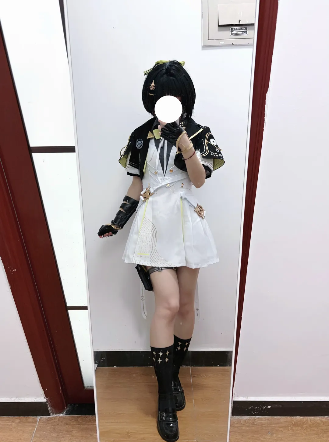 这套黑白配色的鸣潮cos服真是又冷又飒 - 第 3 张
