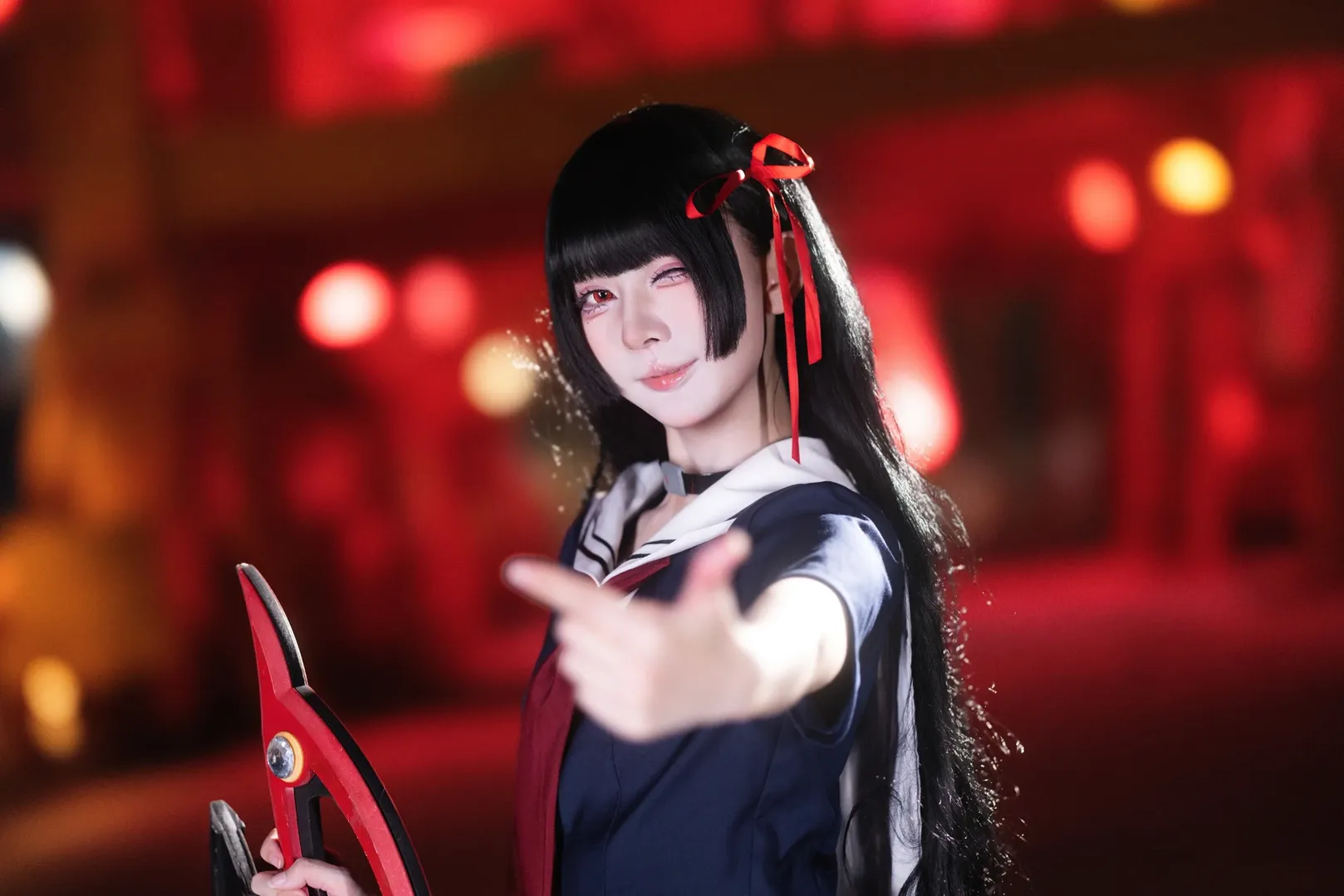 【千咲cos】鳴潮千咲正片，這套jk水手服配巨型武器太颯了 - 第 5 張