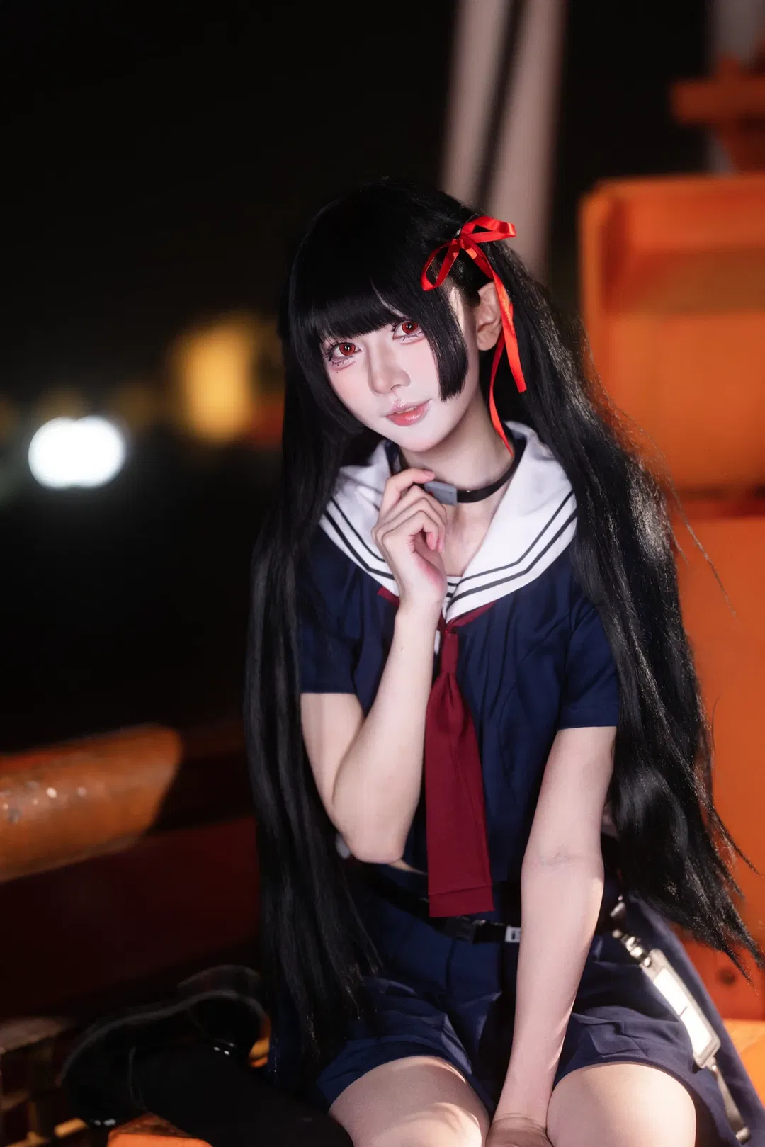 千咲cos 鸣潮暗夜水手服的战斗姿态 - 第 1 张