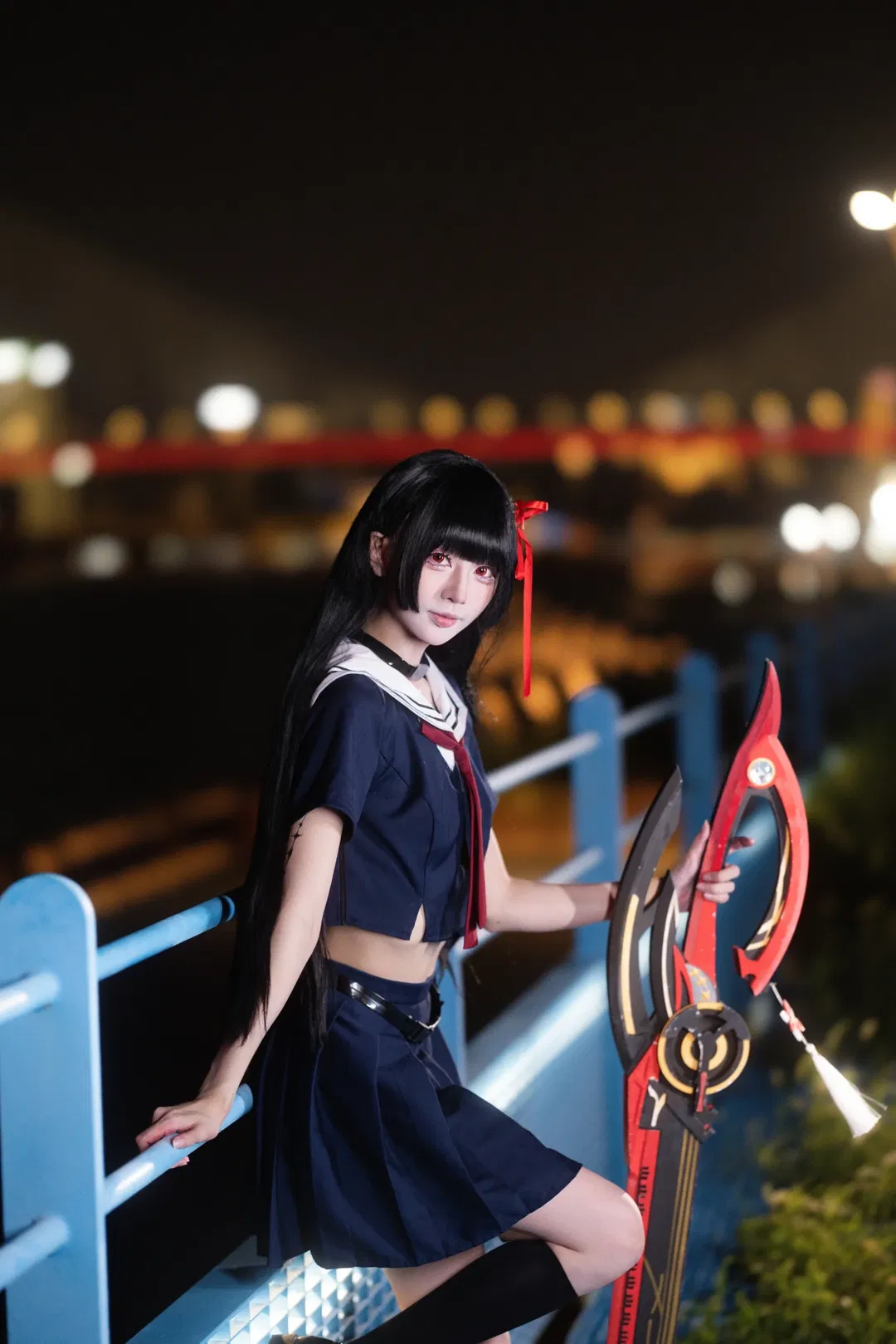 千咲cos 鸣潮暗夜水手服的战斗姿态 - 第 6 张