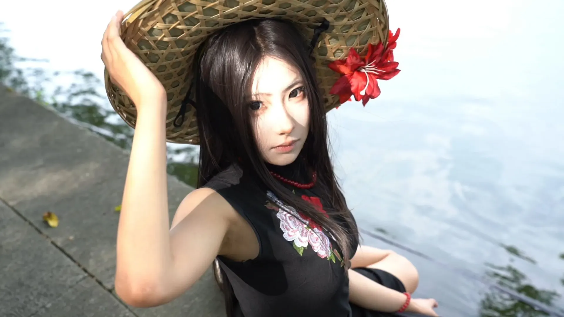 【馮寶寶cos】一人之下的寶兒姐，斗笠紅花下的旗袍私設 - 第 1 張