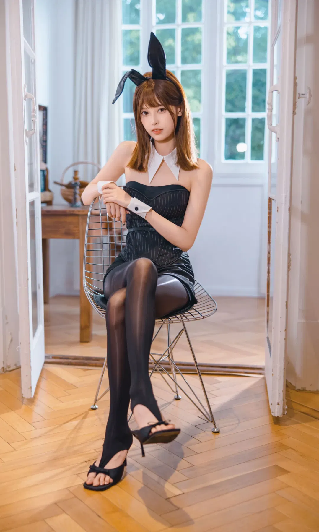 把兔女郎穿進現實，這套二次元制服寫真很出片 - 第 7 張