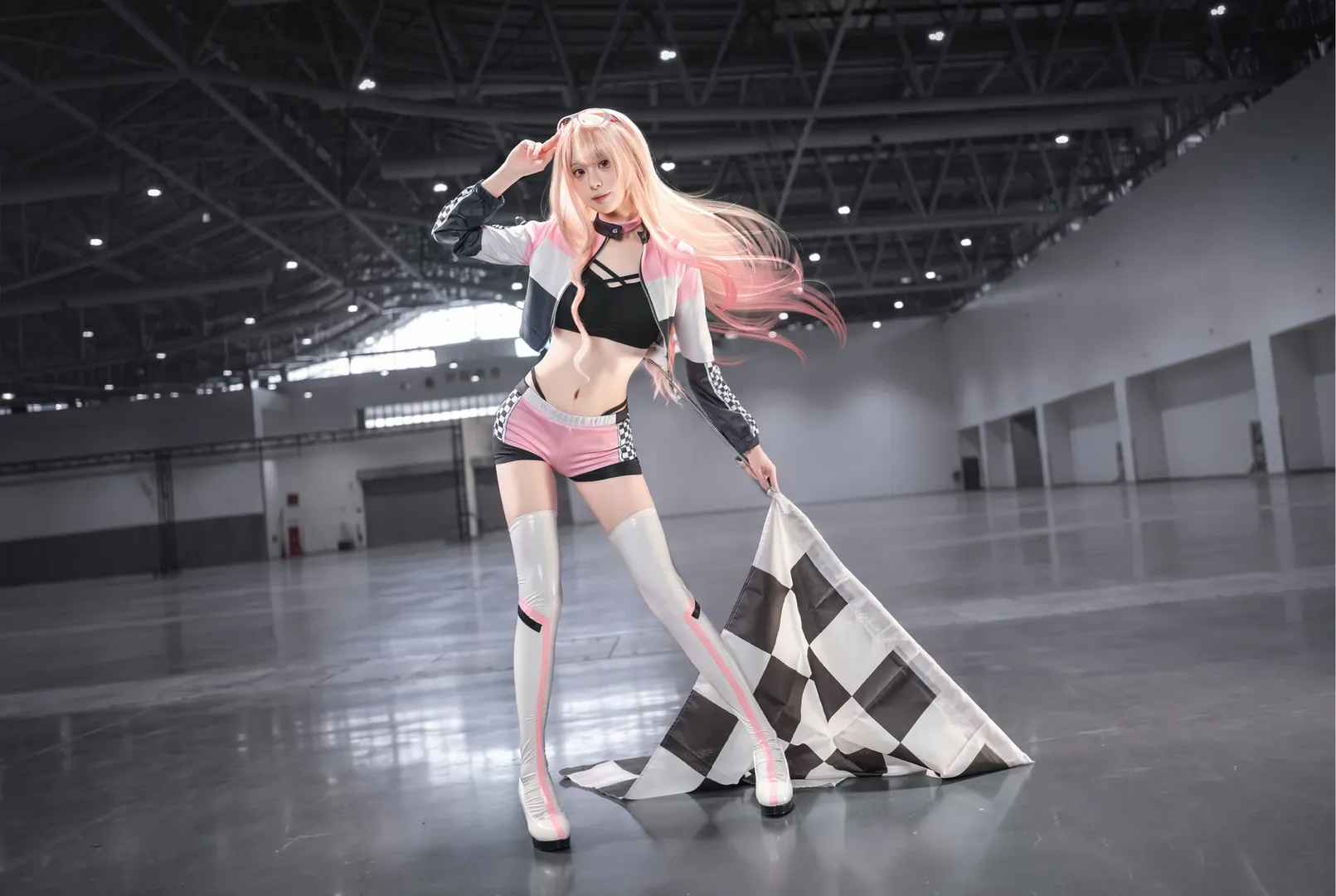 【喜多川海梦cos】粉色赛车服与方格旗的赛道狂想 - 第 4 张